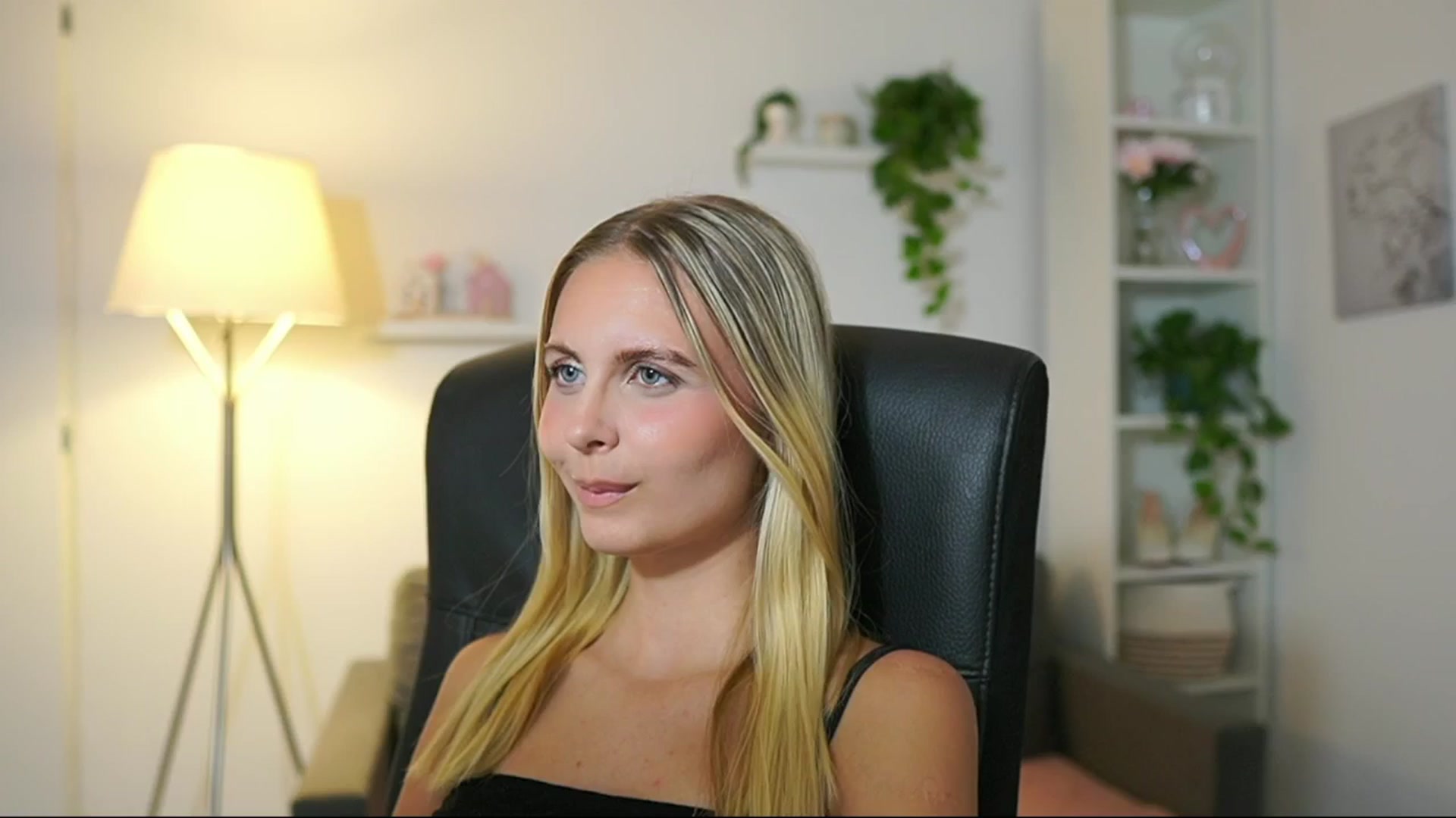 Gallery image thumbnail from Catecrago_'s myfreecams stream on, 08/01/2025, 14:41 image 12 of 20
