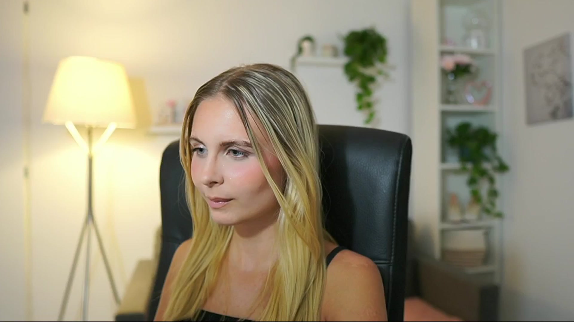 Gallery image thumbnail from Catecrago_'s myfreecams stream on, 08/01/2025, 14:41 image 3 of 20