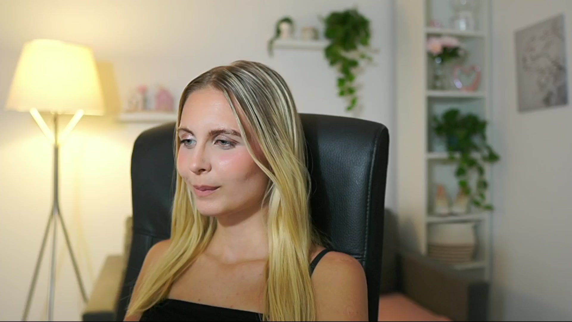 Gallery image thumbnail from Catecrago_'s myfreecams stream on, 08/01/2025, 16:09 image 20 of 20