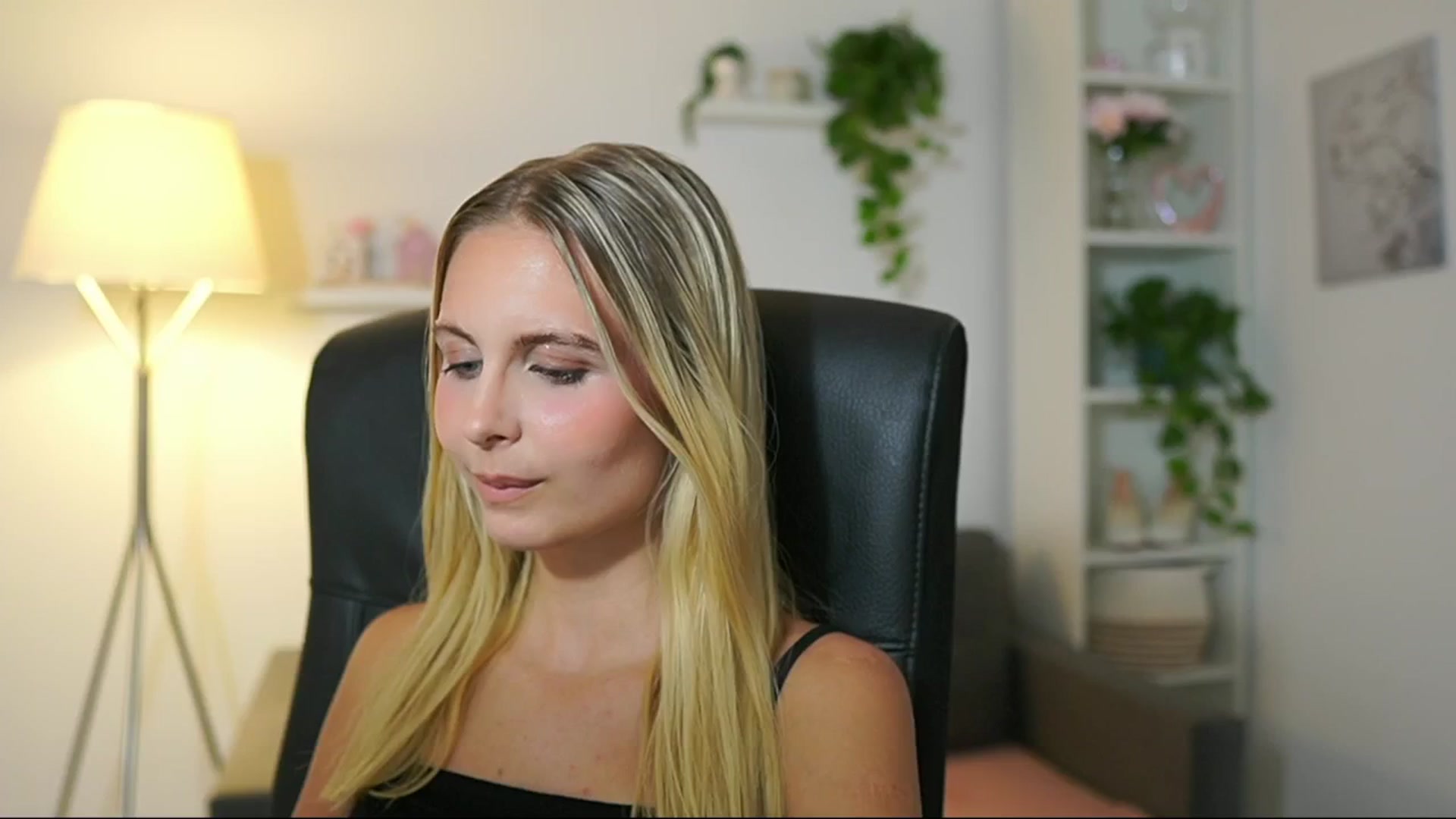 Gallery image thumbnail from Catecrago_'s myfreecams stream on, 08/01/2025, 16:09 image 2 of 20