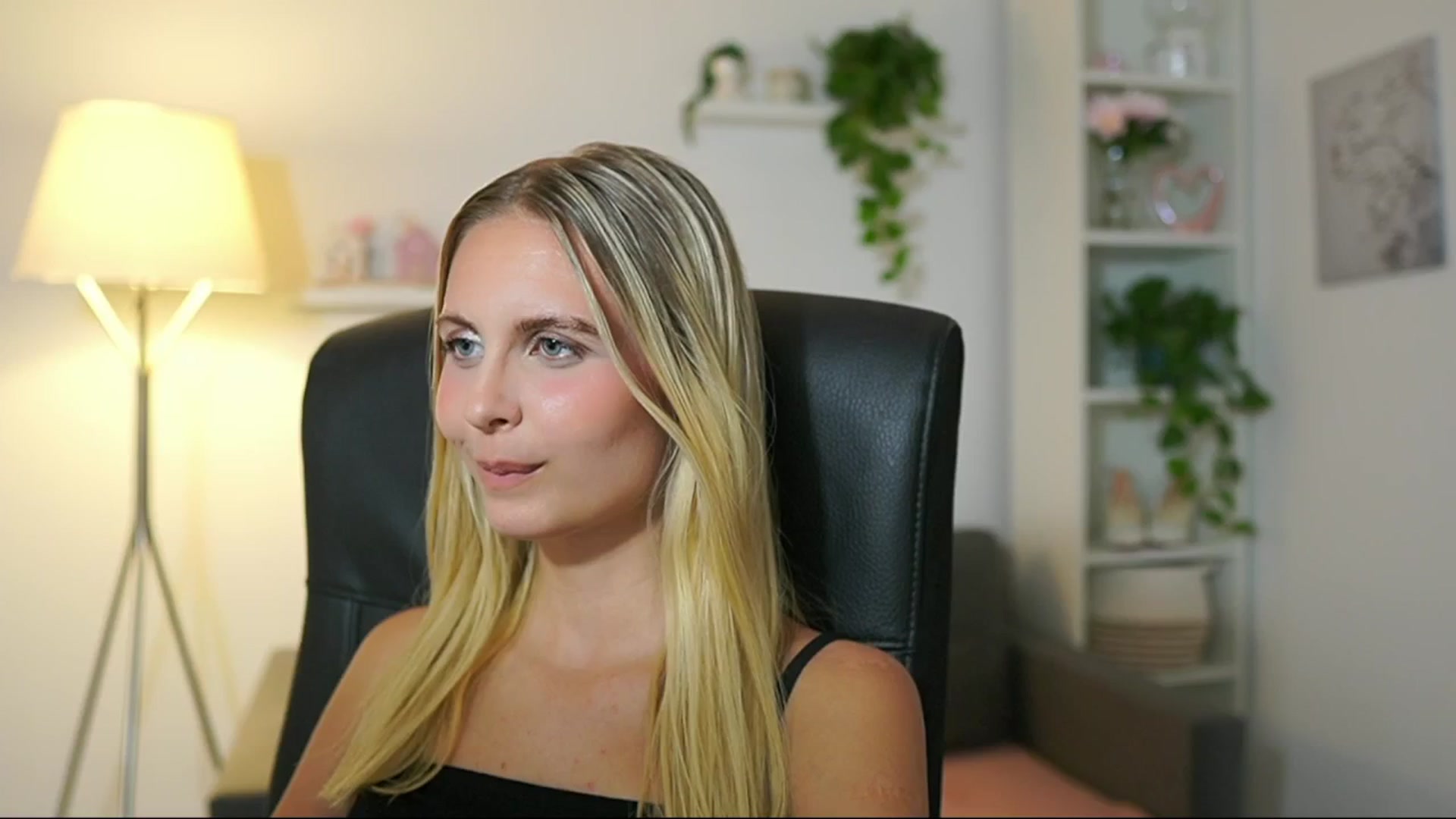 Gallery image thumbnail from Catecrago_'s myfreecams stream on, 08/01/2025, 16:09 image 3 of 20