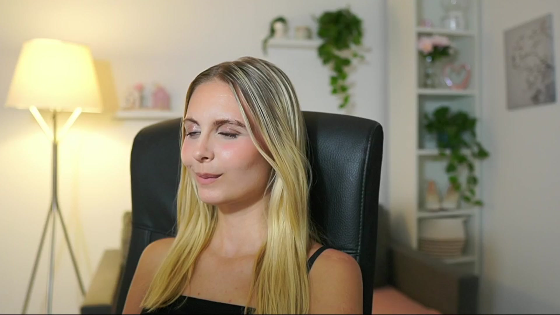 Gallery image thumbnail from Catecrago_'s myfreecams stream on, 08/01/2025, 16:09 image 10 of 20