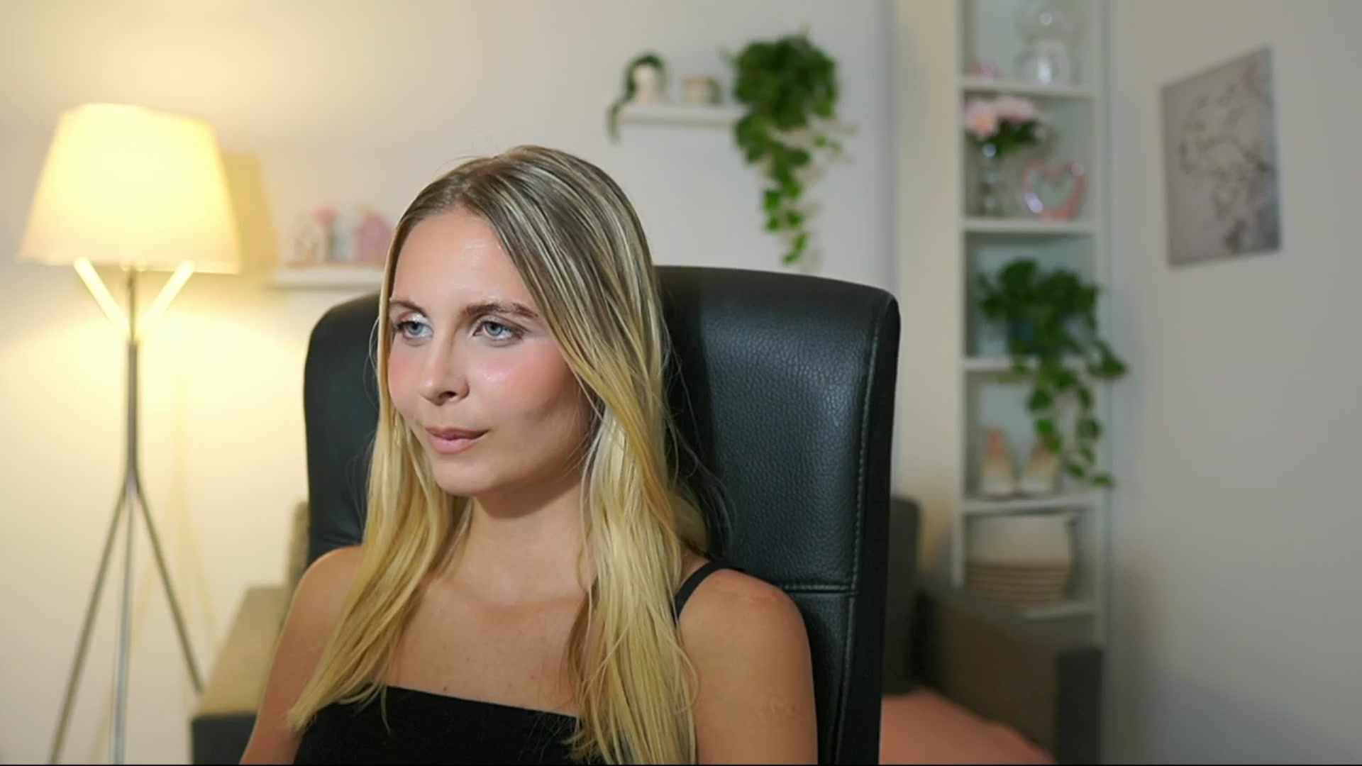 Gallery image thumbnail from Catecrago_'s myfreecams stream on, 08/01/2025, 17:49 image 4 of 20