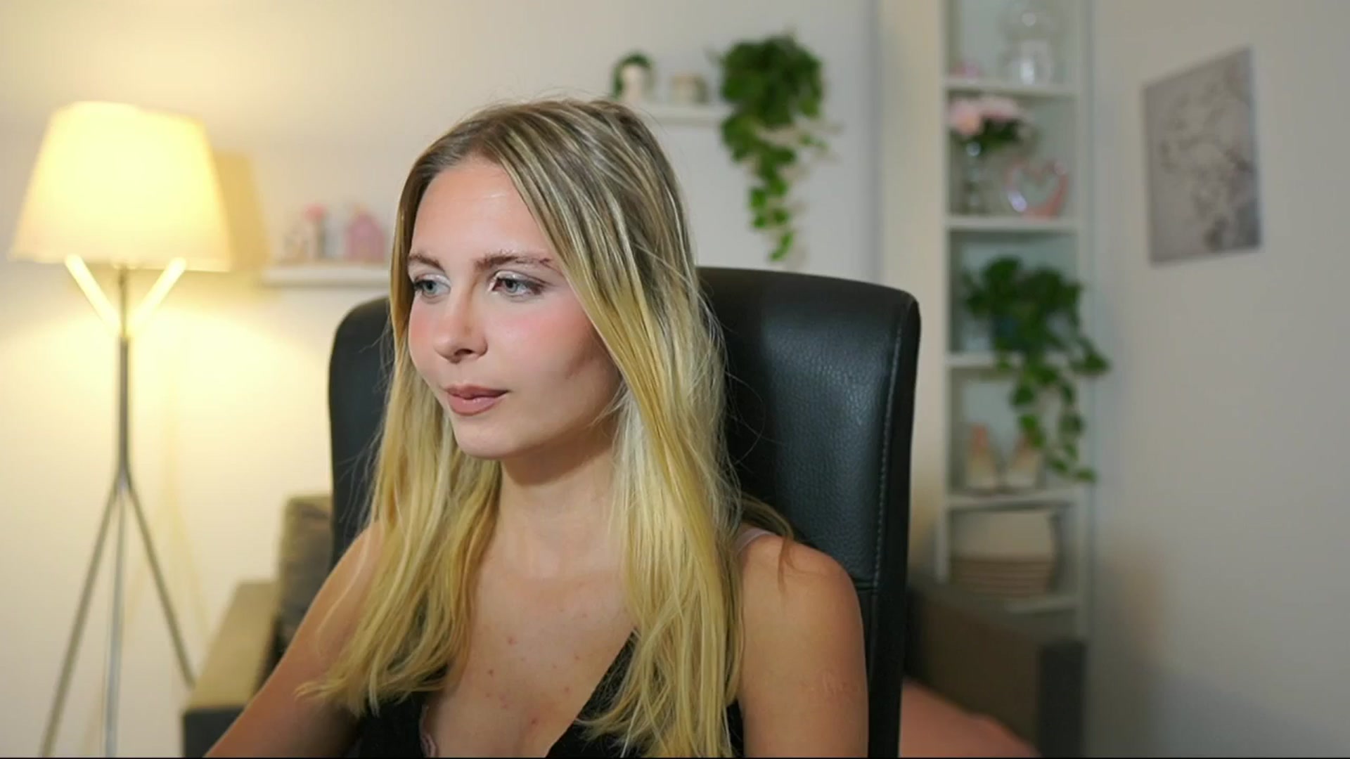 Gallery image thumbnail from Catecrago_'s myfreecams stream on, 08/02/2025, 09:40 image 2 of 20