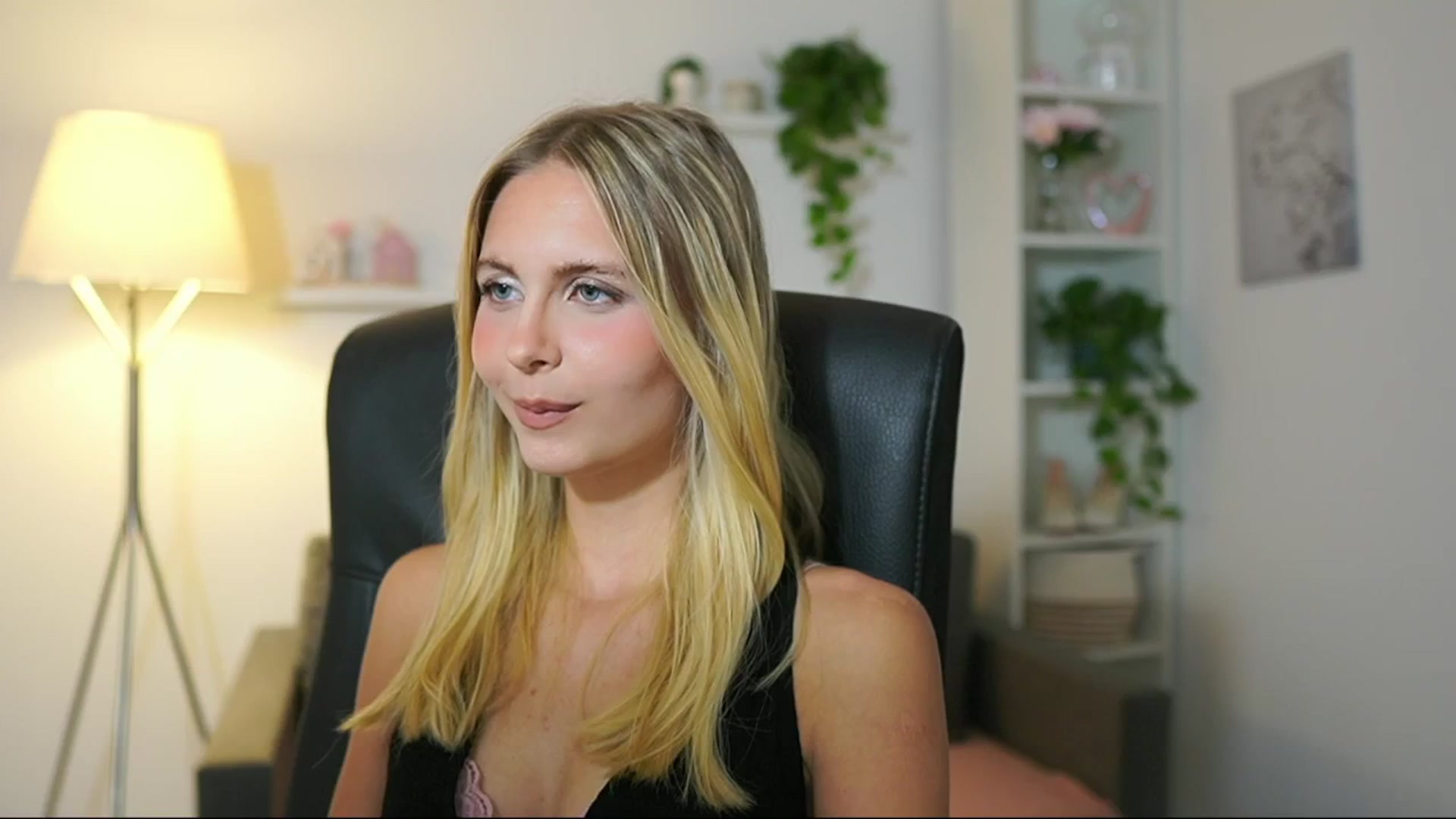 Gallery image thumbnail from Catecrago_'s myfreecams stream on, 08/02/2025, 10:14 image 5 of 20
