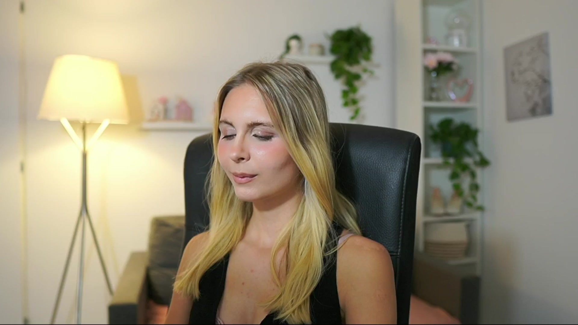Gallery image thumbnail from Catecrago_'s myfreecams stream on, 08/02/2025, 12:46 image 17 of 20