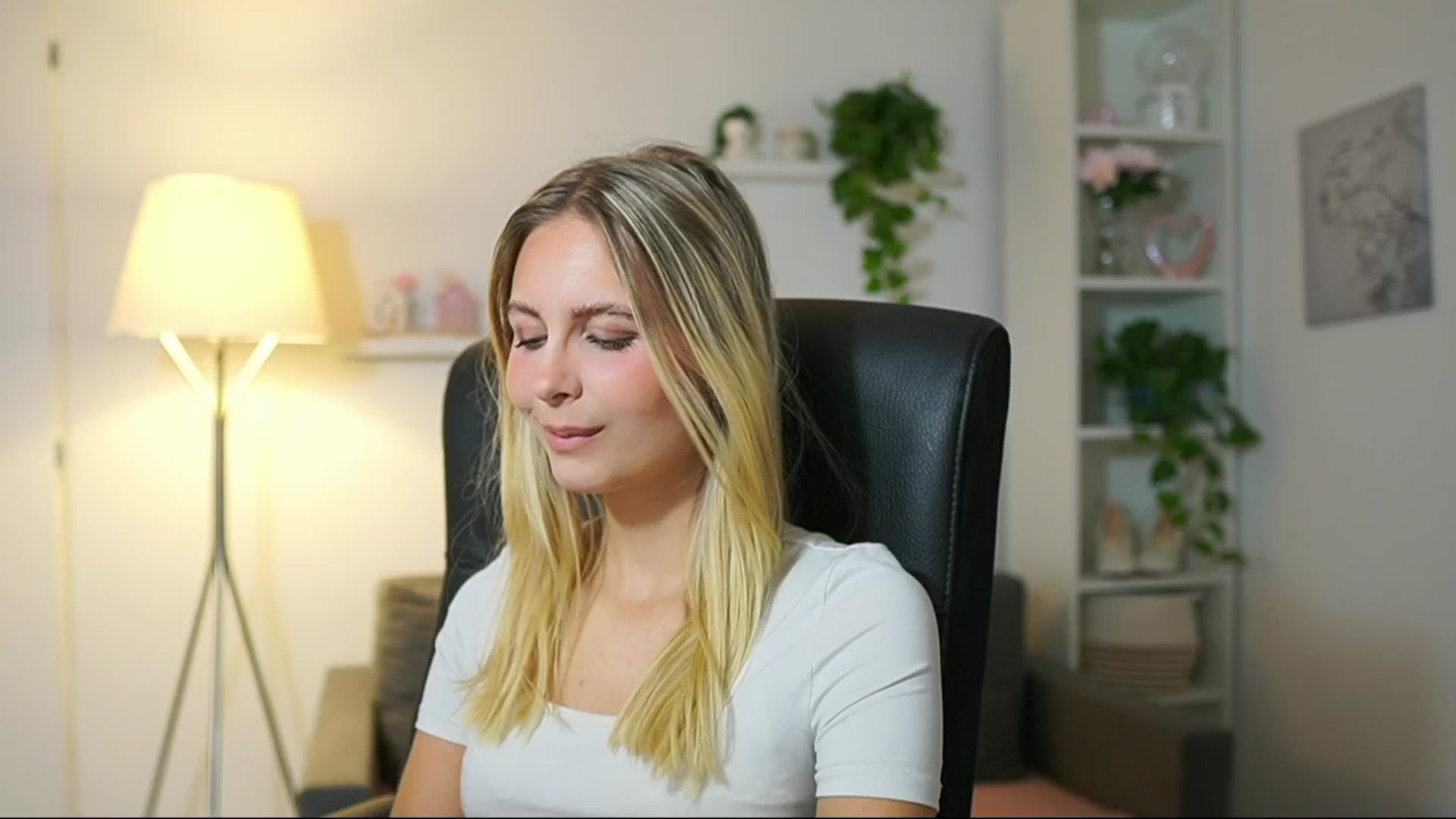 Gallery image thumbnail from Catecrago_'s myfreecams stream on, 08/04/2025, 08:49 image 9 of 20