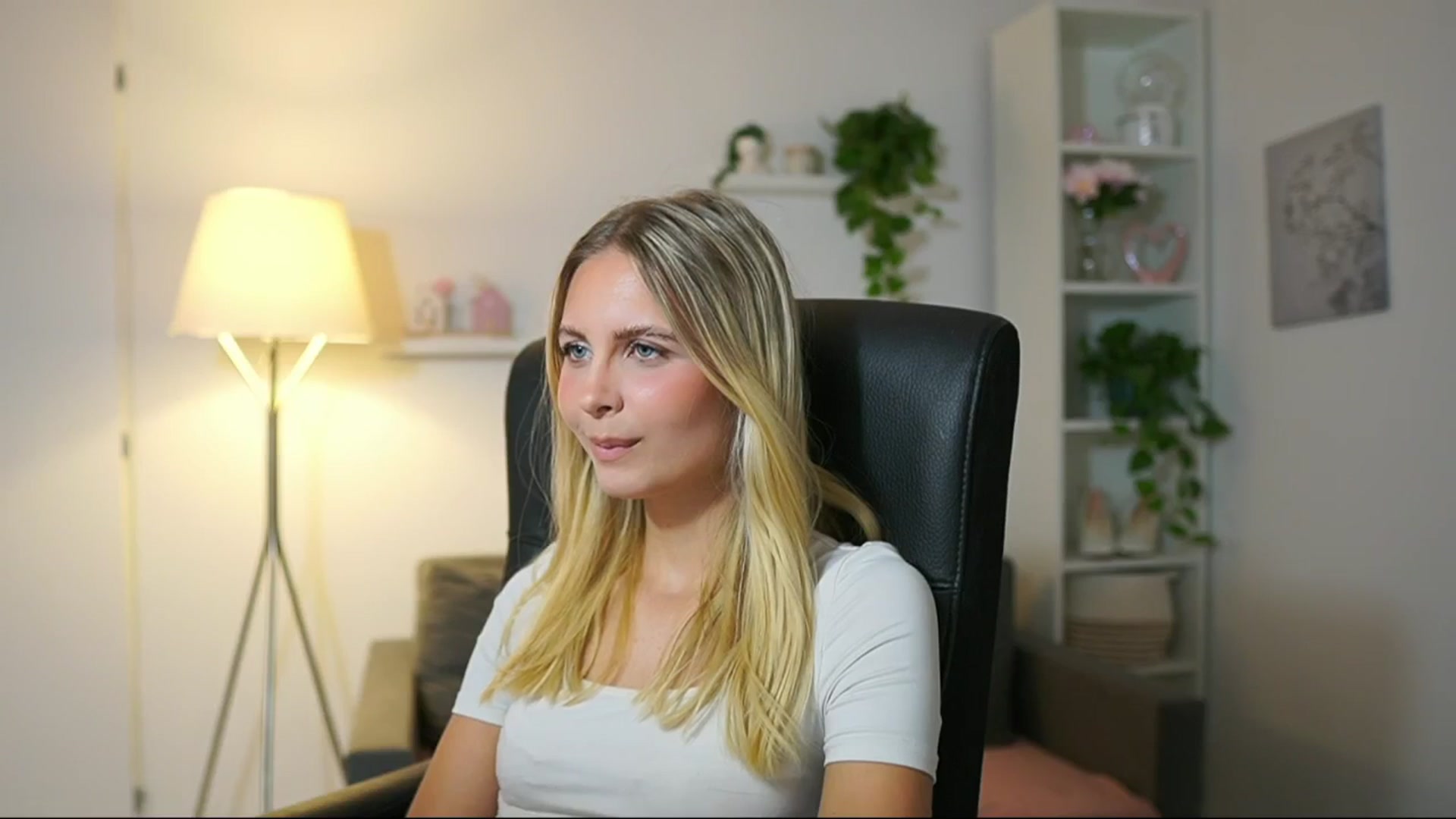 Gallery image thumbnail from Catecrago_'s myfreecams stream on, 08/04/2025, 10:16 image 6 of 20