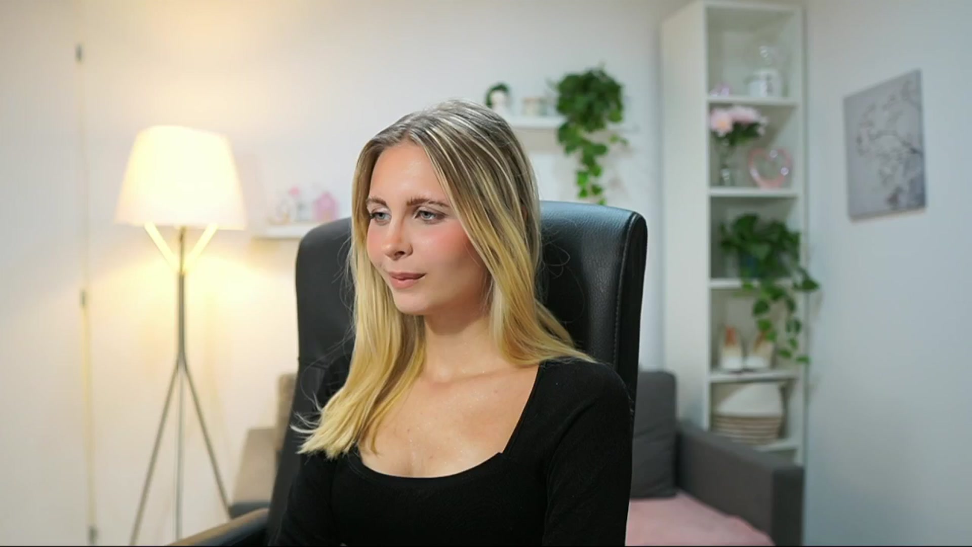 Gallery image thumbnail from Catecrago_'s myfreecams stream on, 08/05/2025, 09:53 image 16 of 20