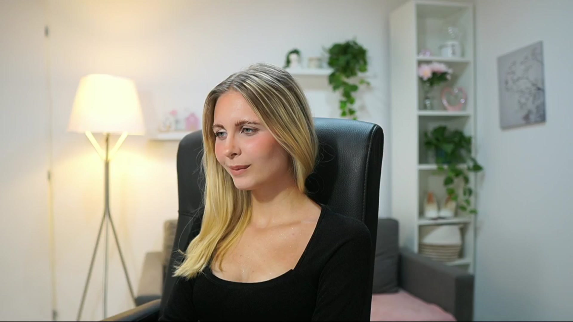 Gallery image thumbnail from Catecrago_'s myfreecams stream on, 08/05/2025, 09:53 image 17 of 20