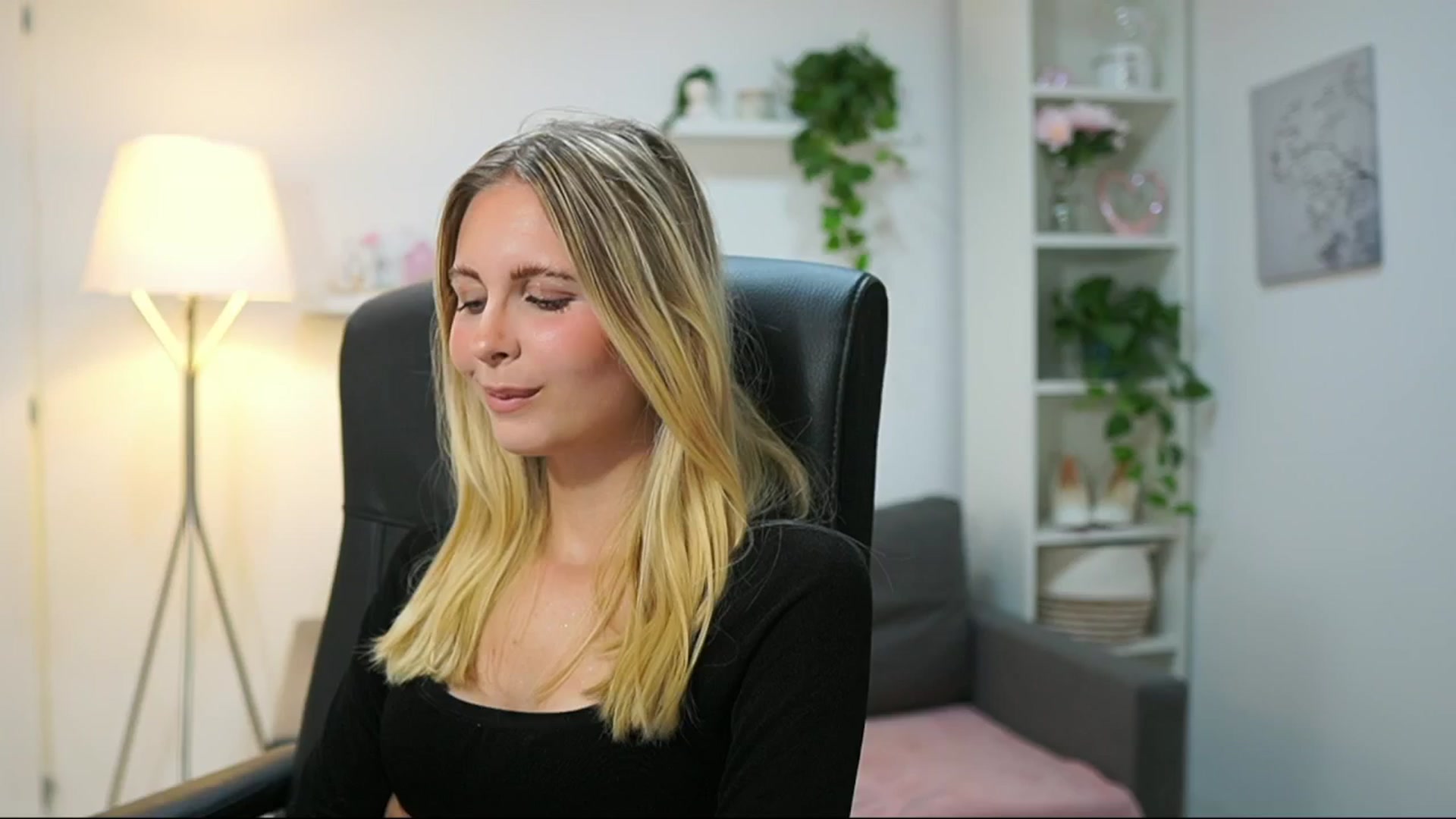 Gallery image thumbnail from Catecrago_'s myfreecams stream on, 08/05/2025, 12:52 image 4 of 20