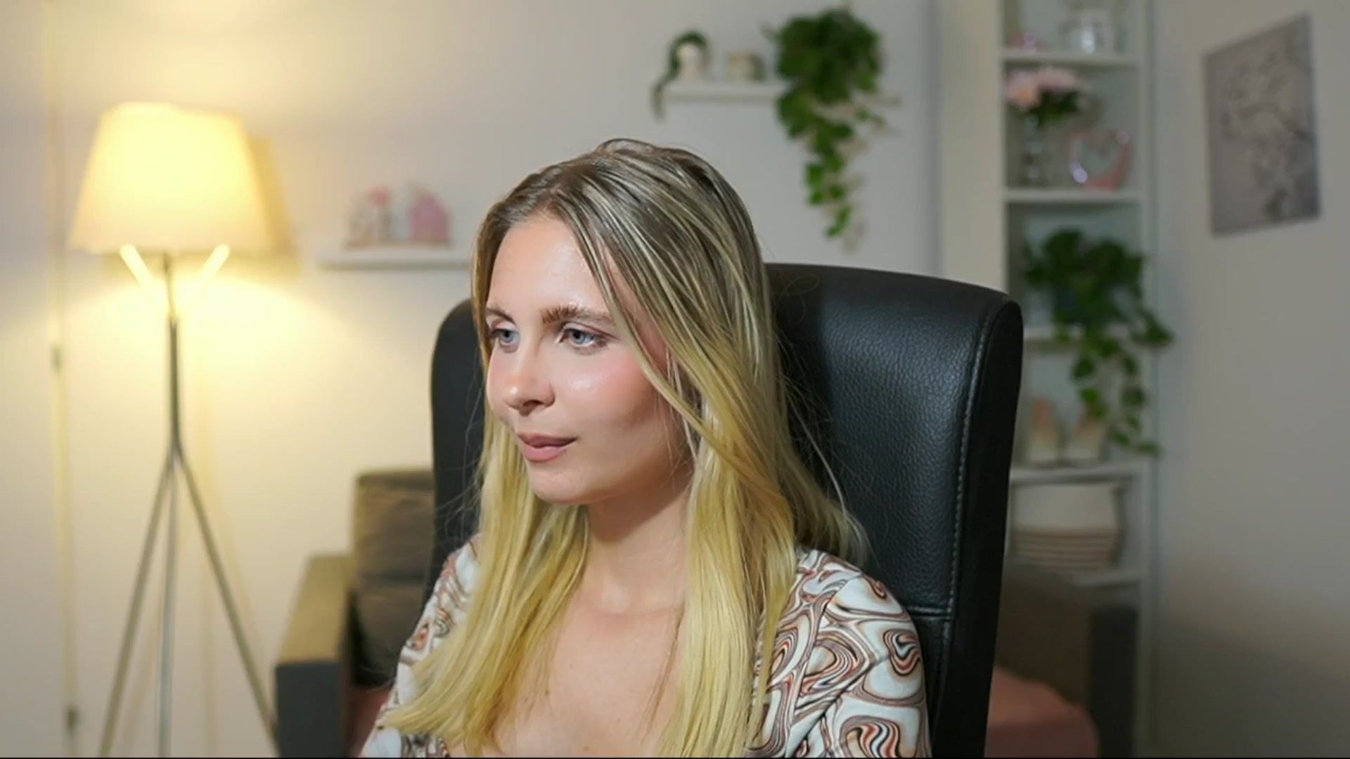 Gallery image thumbnail from Catecrago_'s myfreecams stream on, 08/06/2025, 12:59 image 9 of 20