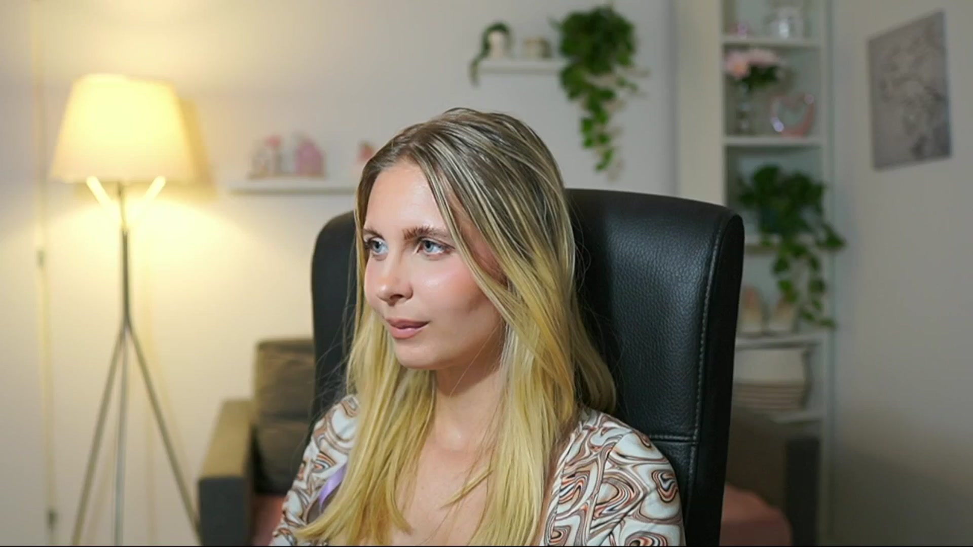 Gallery image thumbnail from Catecrago_'s myfreecams stream on, 08/06/2025, 12:59 image 18 of 20
