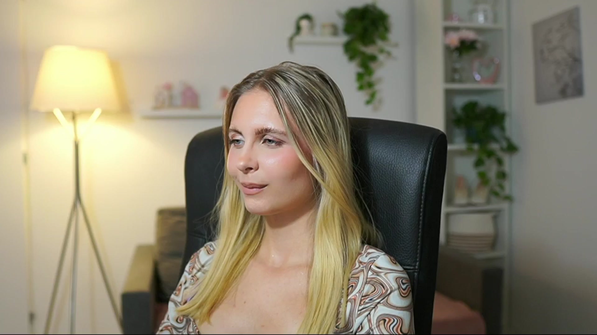 Gallery image thumbnail from Catecrago_'s myfreecams stream on, 08/06/2025, 12:59 image 10 of 20