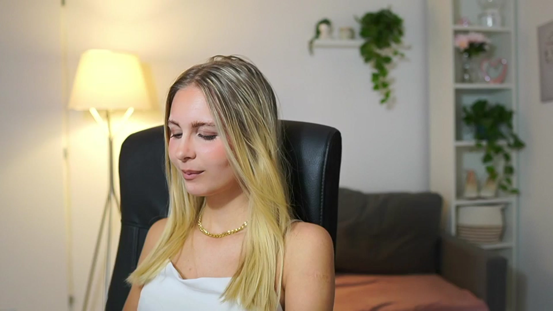 Gallery image thumbnail from Catecrago_'s myfreecams stream on, 08/08/2025, 08:39 image 20 of 20