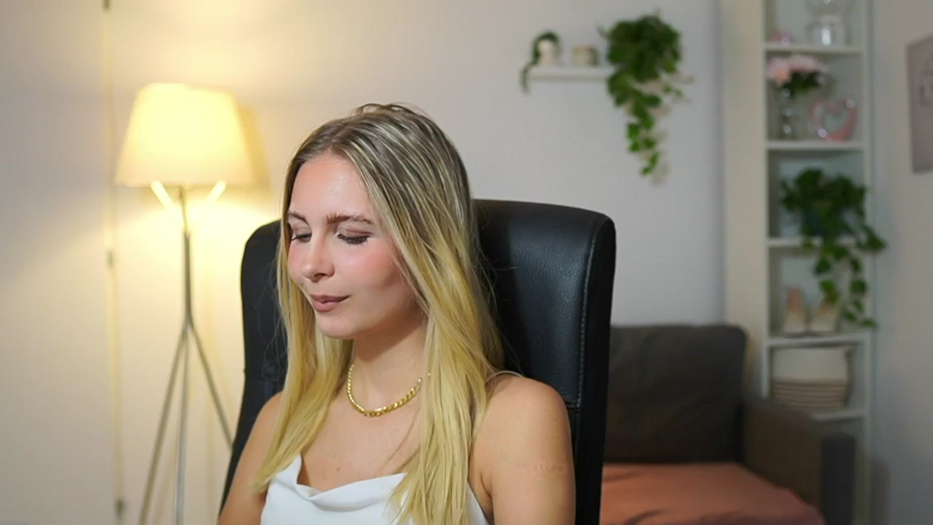 Gallery image thumbnail from Catecrago_'s myfreecams stream on, 08/08/2025, 08:39 image 12 of 20