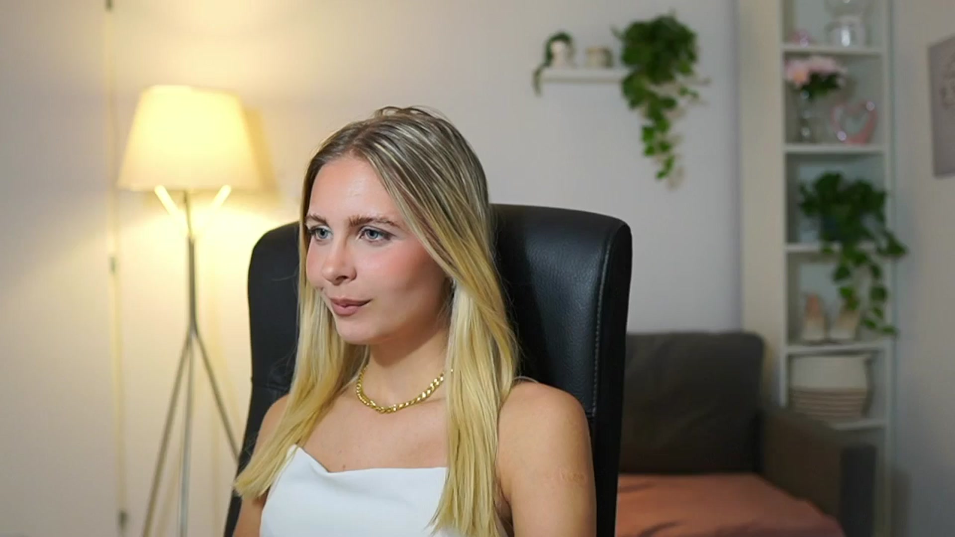 Gallery image thumbnail from Catecrago_'s myfreecams stream on, 08/08/2025, 08:39 image 13 of 20