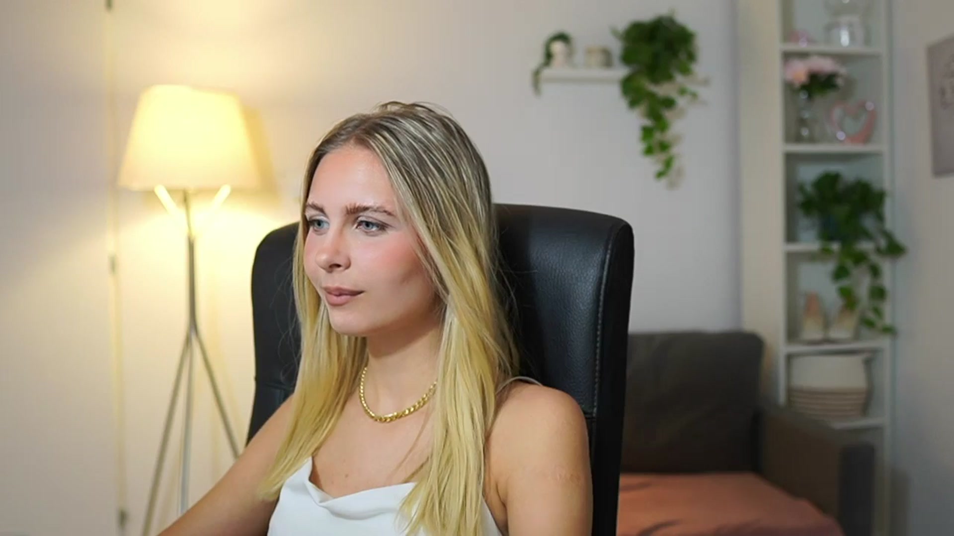 Gallery image thumbnail from Catecrago_'s myfreecams stream on, 08/08/2025, 08:39 image 8 of 20