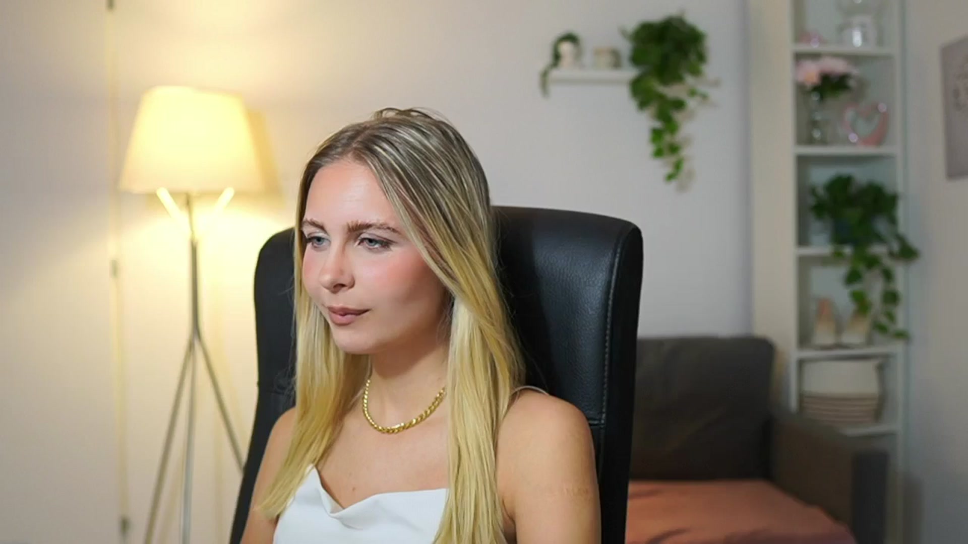 Gallery image thumbnail from Catecrago_'s myfreecams stream on, 08/08/2025, 08:39 image 14 of 20