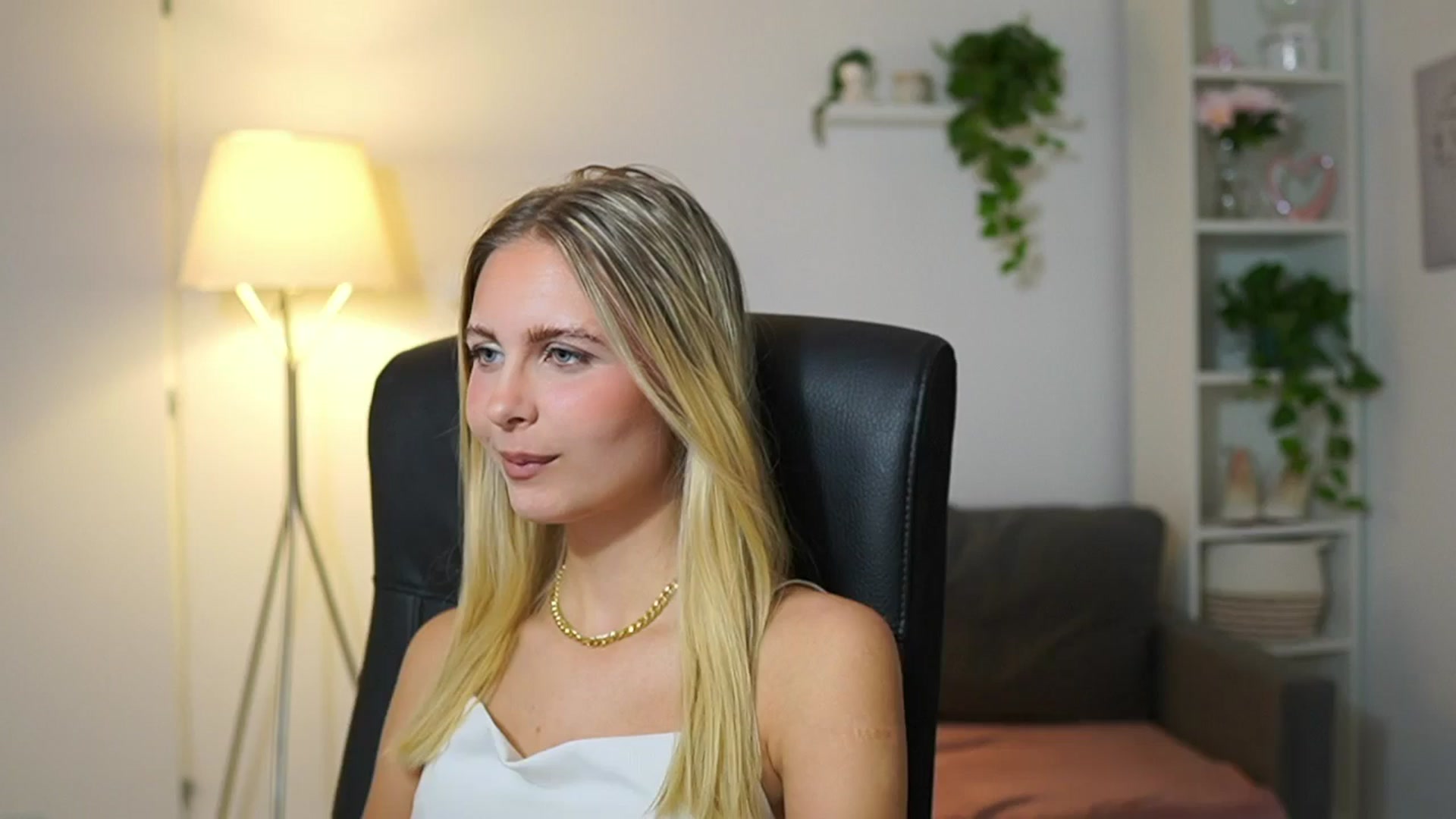 Gallery image thumbnail from Catecrago_'s myfreecams stream on, 08/08/2025, 08:39 image 15 of 20