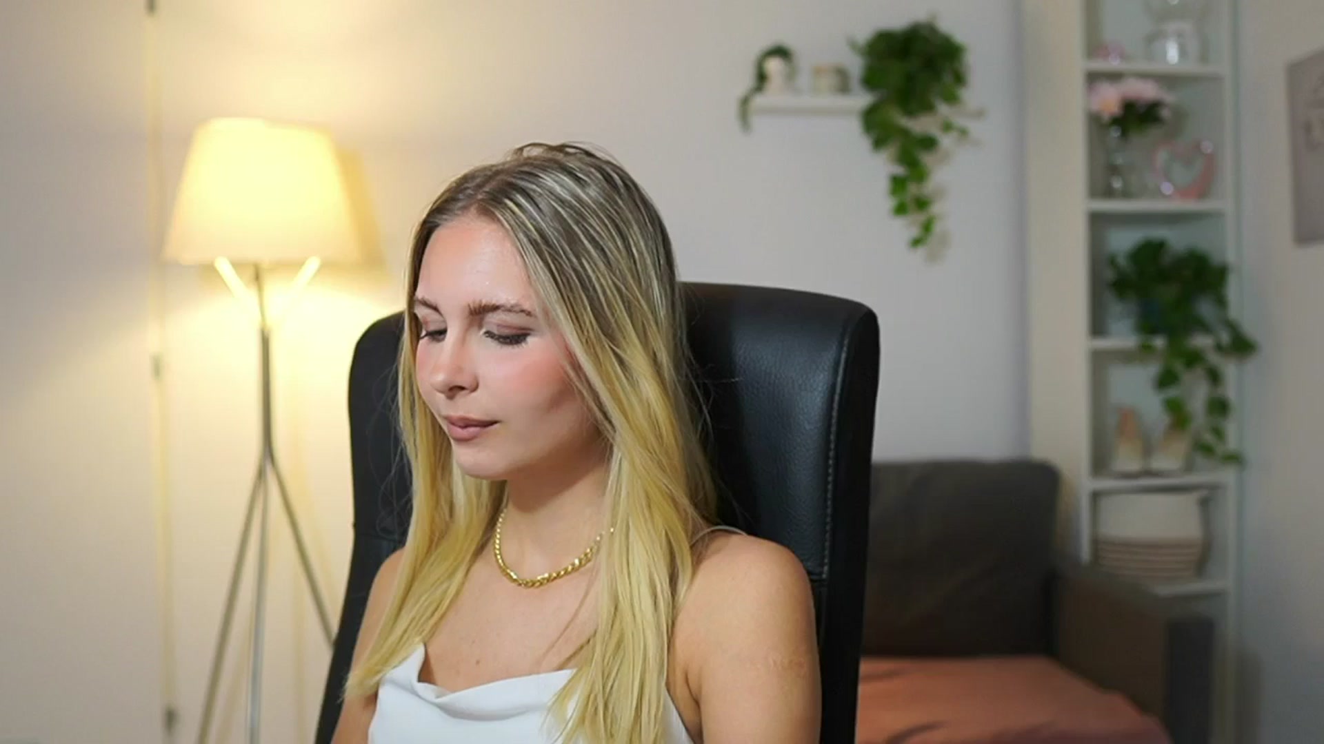 Gallery image thumbnail from Catecrago_'s myfreecams stream on, 08/08/2025, 08:39 image 10 of 20