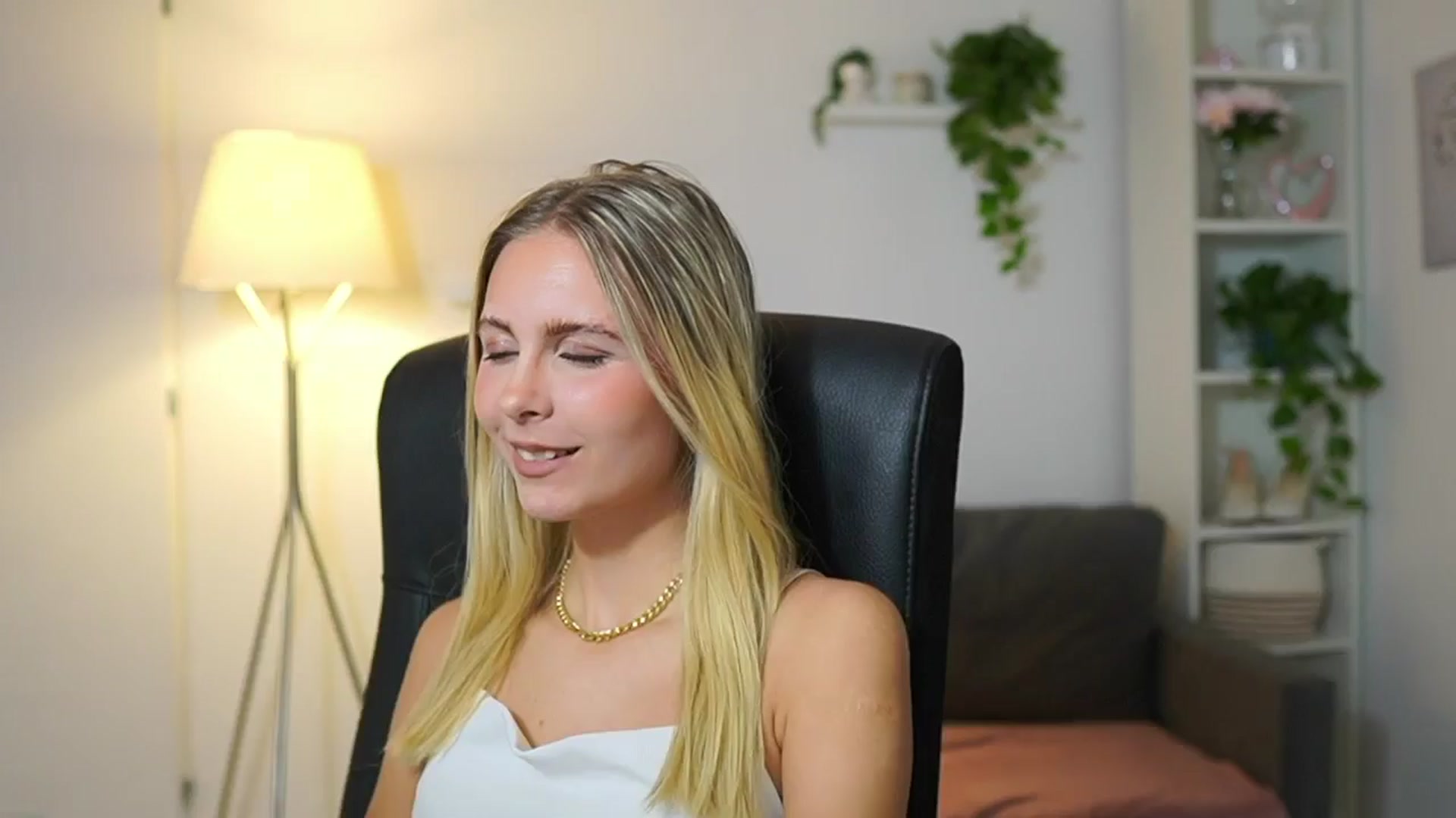 Gallery image thumbnail from Catecrago_'s myfreecams stream on, 08/08/2025, 08:39 image 19 of 20