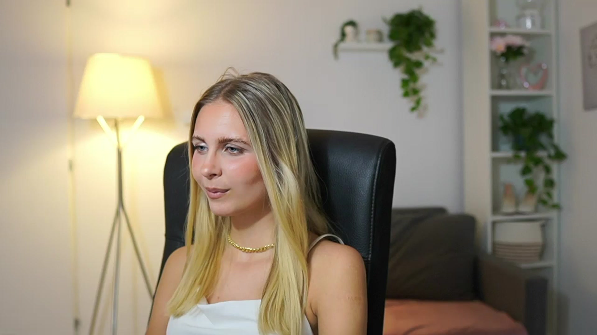 Gallery image thumbnail from Catecrago_'s myfreecams stream on, 08/08/2025, 11:35 image 19 of 20