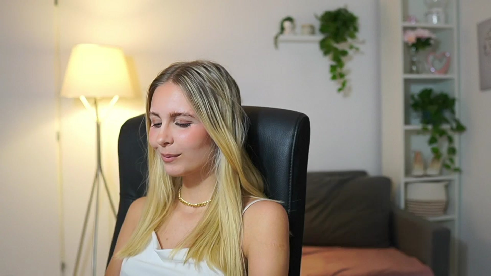 Gallery image thumbnail from Catecrago_'s myfreecams stream on, 08/08/2025, 11:35 image 6 of 20