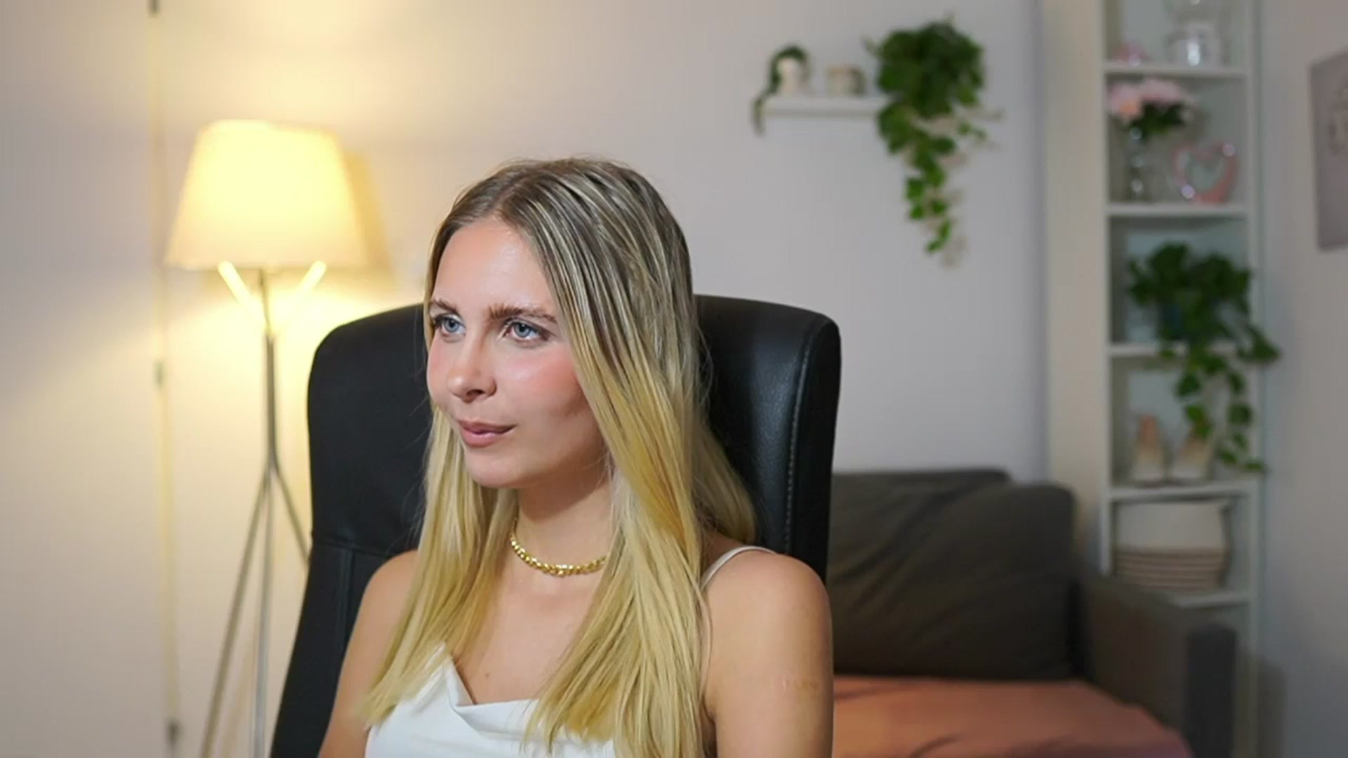Gallery image thumbnail from Catecrago_'s myfreecams stream on, 08/08/2025, 11:35 image 8 of 20