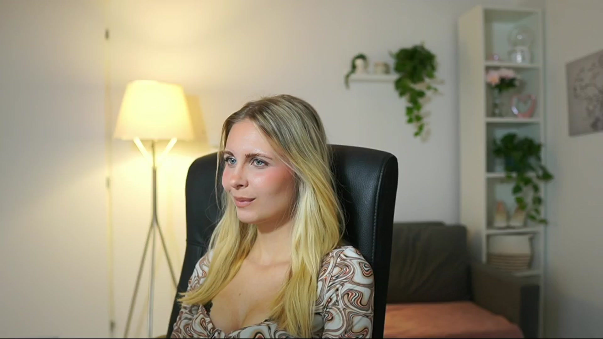 Gallery image thumbnail from Catecrago_'s myfreecams stream on, 08/13/2025, 10:36 image 8 of 20