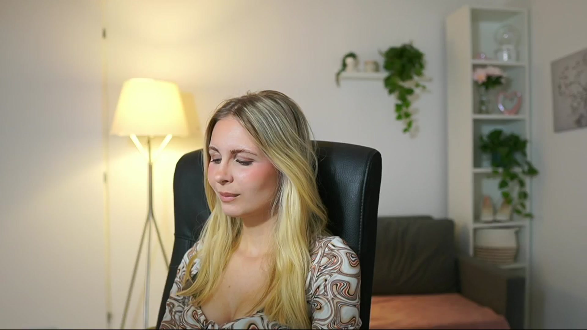 Gallery image thumbnail from Catecrago_'s myfreecams stream on, 08/13/2025, 10:36 image 2 of 20