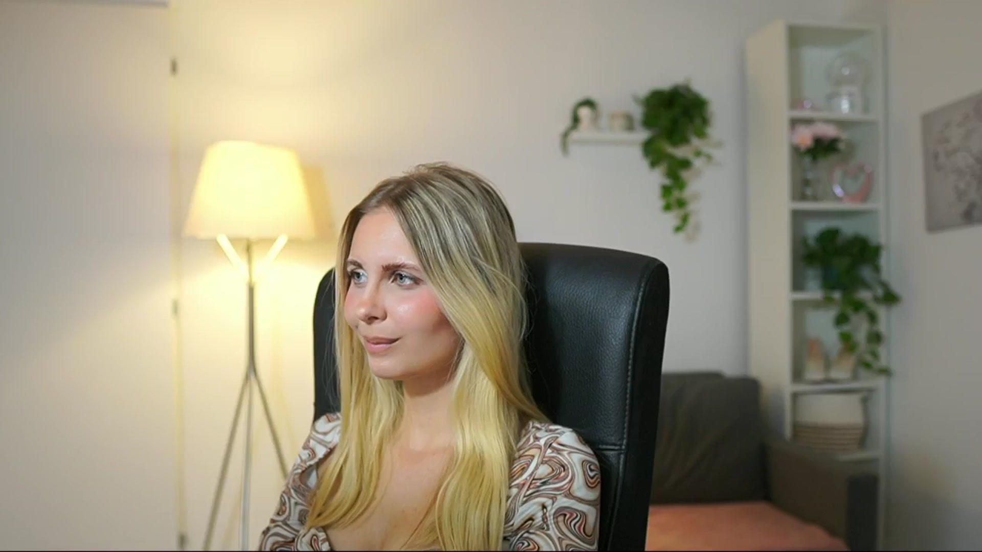 Gallery image thumbnail from Catecrago_'s myfreecams stream on, 08/13/2025, 12:06 image 16 of 20