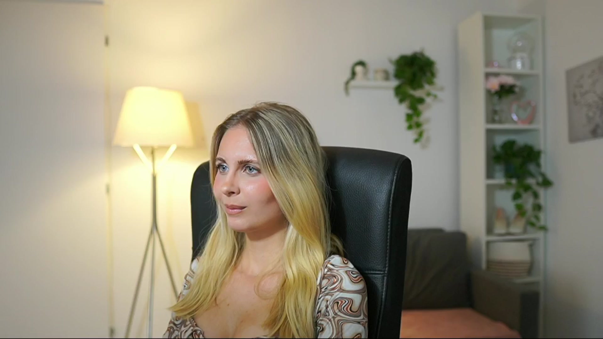 Gallery image thumbnail from Catecrago_'s myfreecams stream on, 08/13/2025, 12:06 image 3 of 20