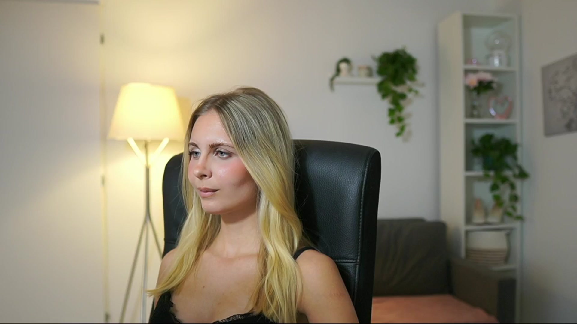 Gallery image thumbnail from Catecrago_'s myfreecams stream on, 08/13/2025, 12:06 image 20 of 20