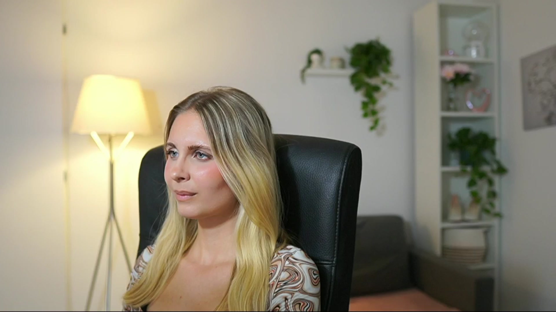 Gallery image thumbnail from Catecrago_'s myfreecams stream on, 08/13/2025, 16:45 image 13 of 20