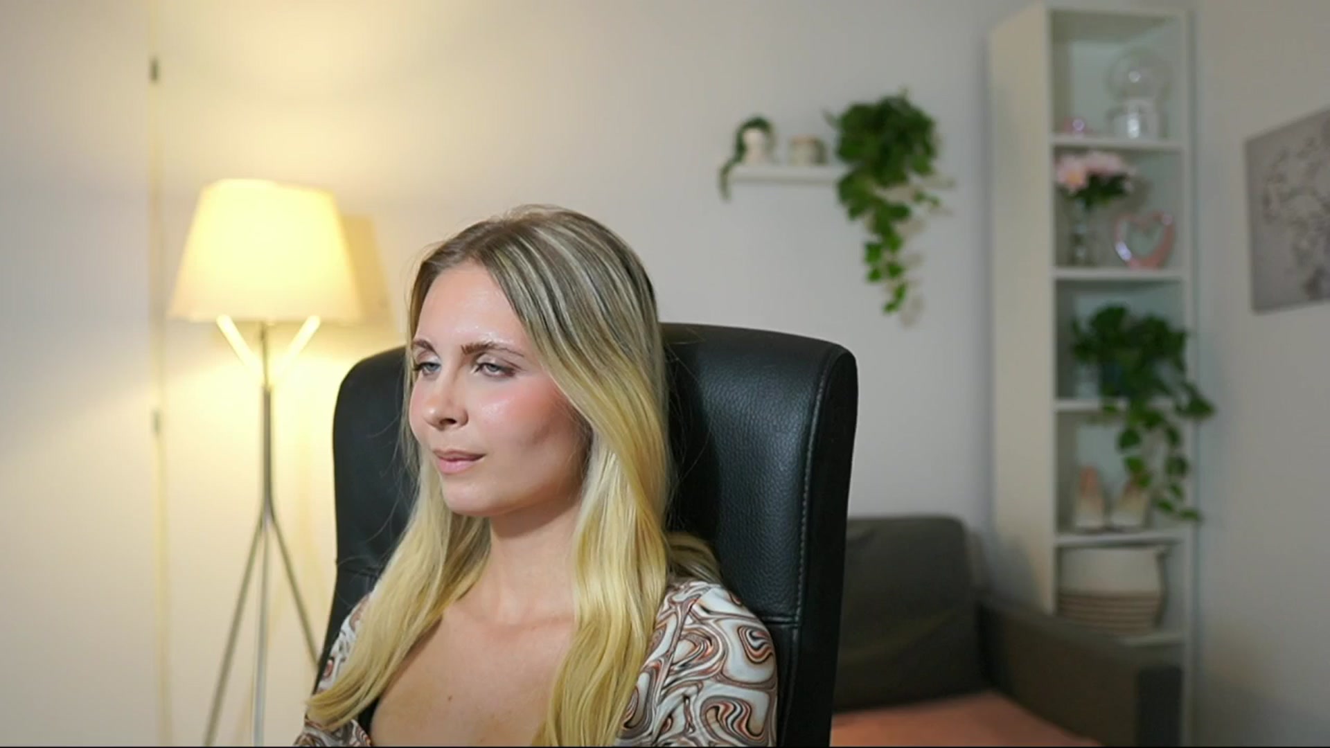Gallery image thumbnail from Catecrago_'s myfreecams stream on, 08/13/2025, 16:45 image 7 of 20
