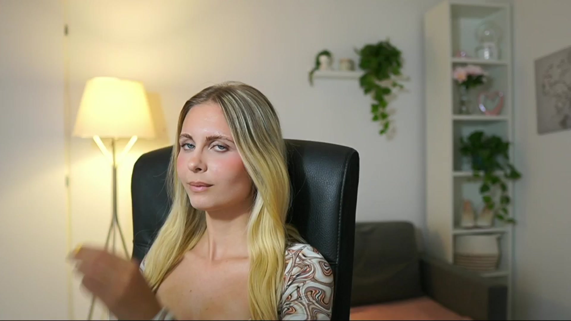 Gallery image thumbnail from Catecrago_'s myfreecams stream on, 08/13/2025, 16:45 image 6 of 20