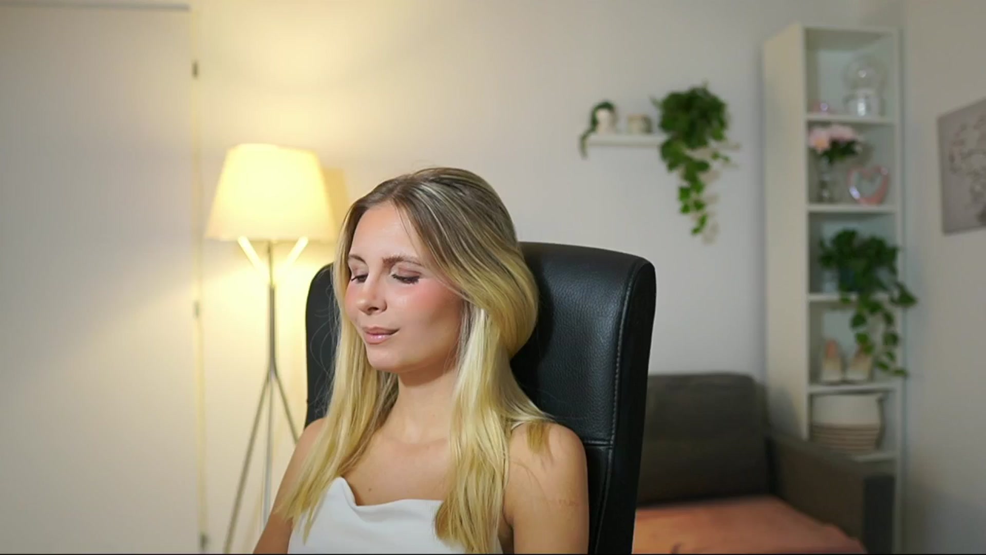 Gallery image thumbnail from Catecrago_'s myfreecams stream on, 08/14/2025, 08:30 image 13 of 20