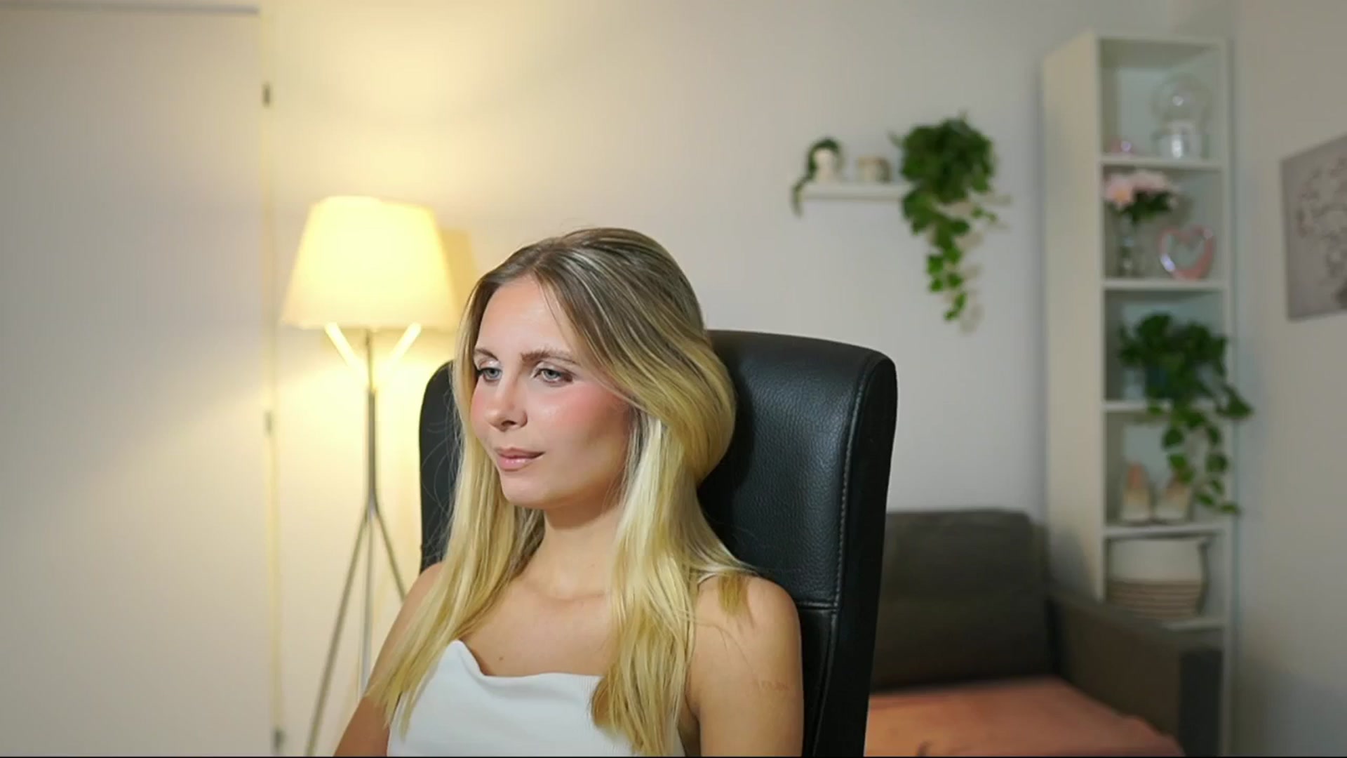 Gallery image thumbnail from Catecrago_'s myfreecams stream on, 08/14/2025, 08:30 image 12 of 20