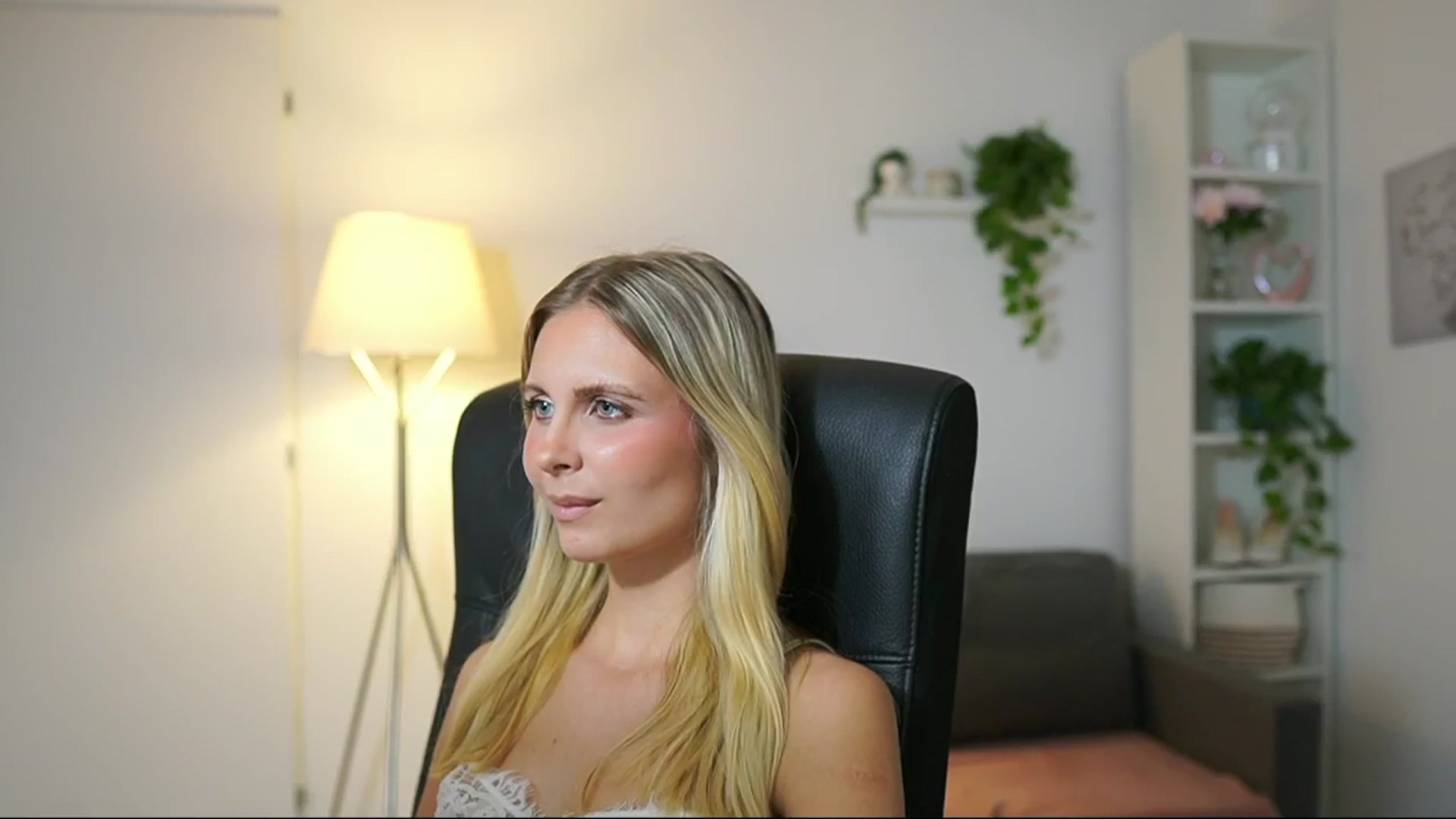 Gallery image thumbnail from Catecrago_'s myfreecams stream on, 08/14/2025, 11:53 image 19 of 20