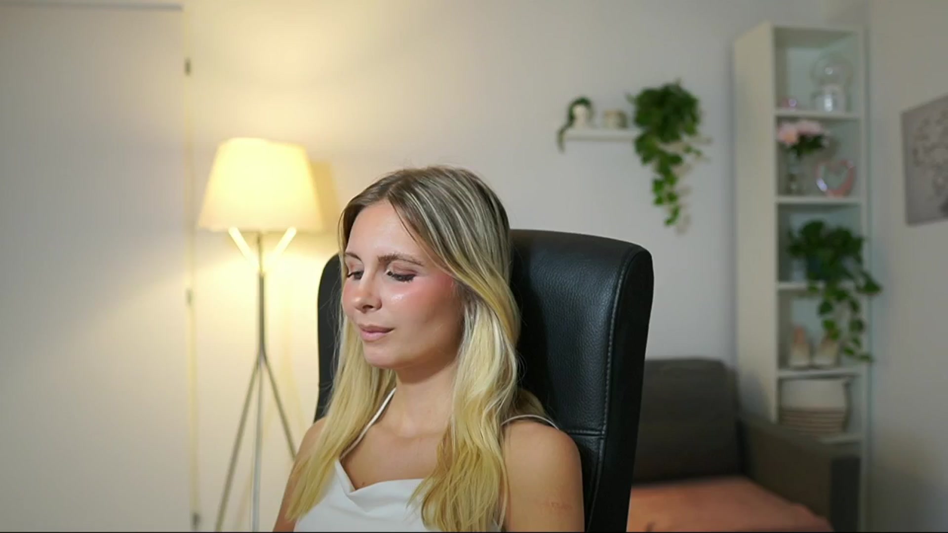 Gallery image thumbnail from Catecrago_'s myfreecams stream on, 08/14/2025, 12:57 image 18 of 20