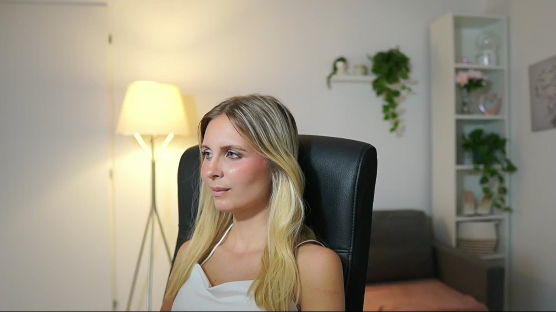 Gallery image thumbnail from Catecrago_'s myfreecams stream on, 08/14/2025, 12:57 image 5 of 20