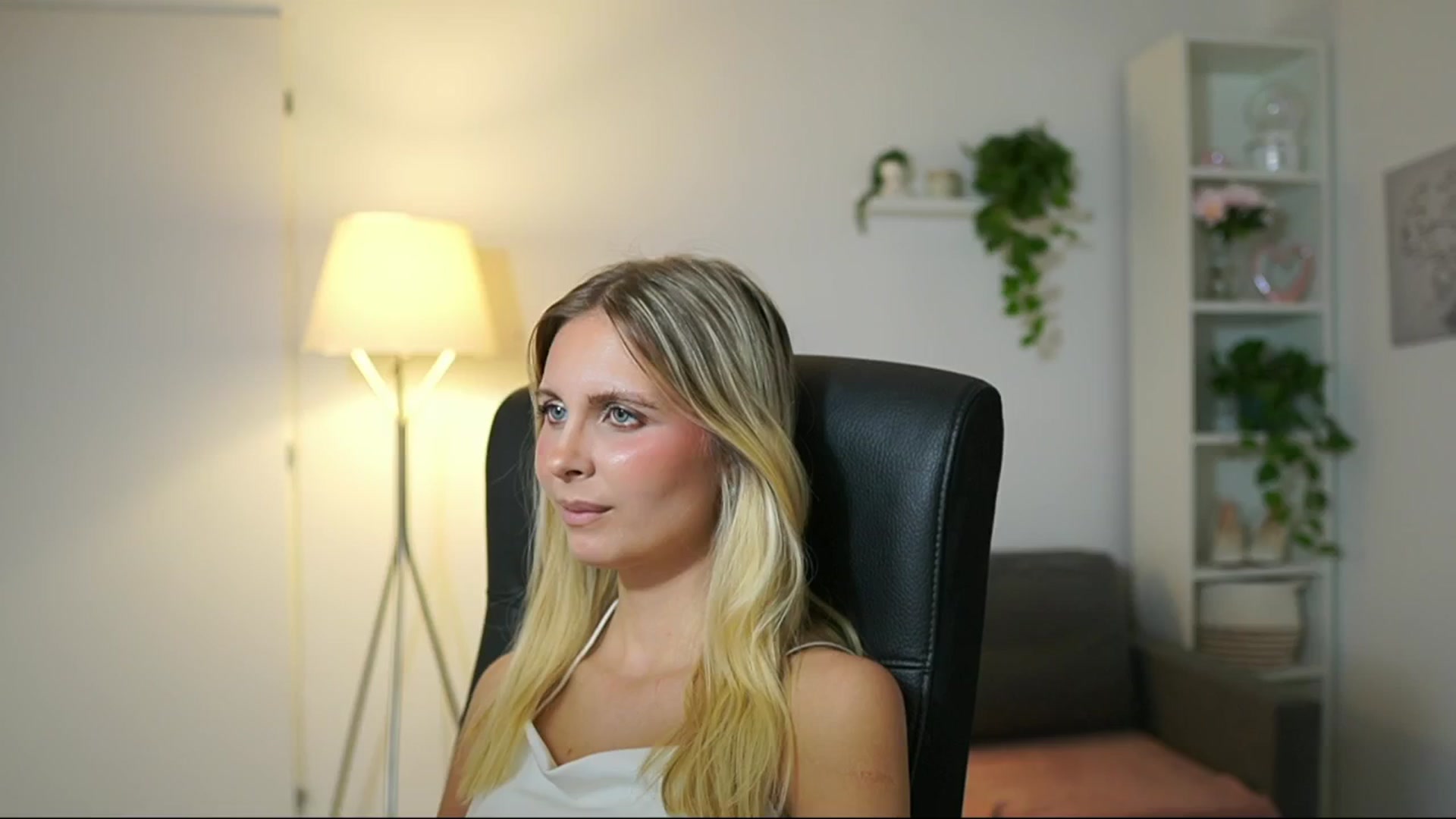Gallery image thumbnail from Catecrago_'s myfreecams stream on, 08/14/2025, 12:57 image 19 of 20