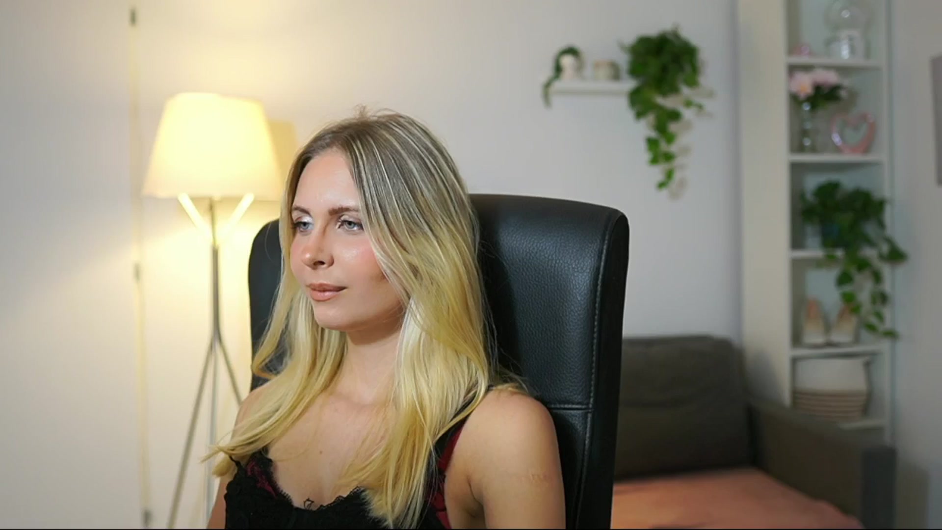 Gallery image thumbnail from Catecrago_'s myfreecams stream on, 08/21/2025, 14:21 image 15 of 20