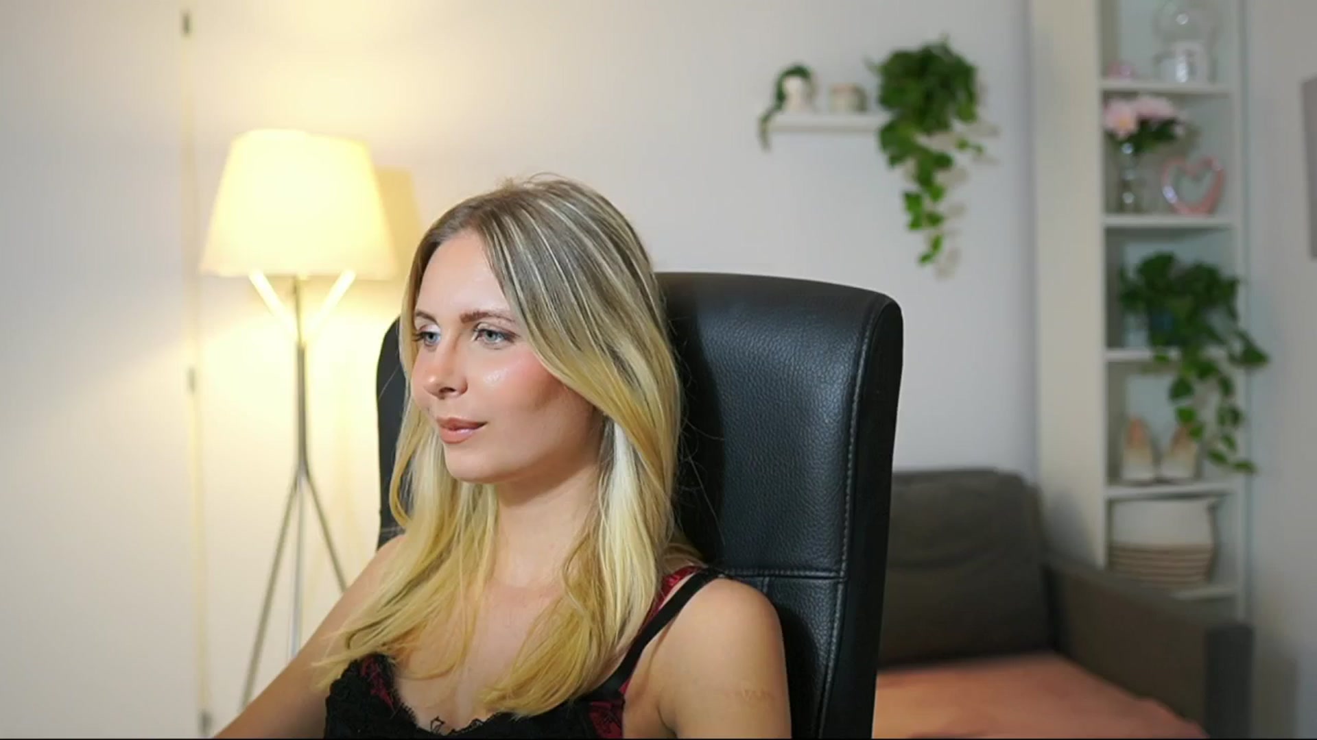 Gallery image thumbnail from Catecrago_'s myfreecams stream on, 08/21/2025, 14:21 image 20 of 20
