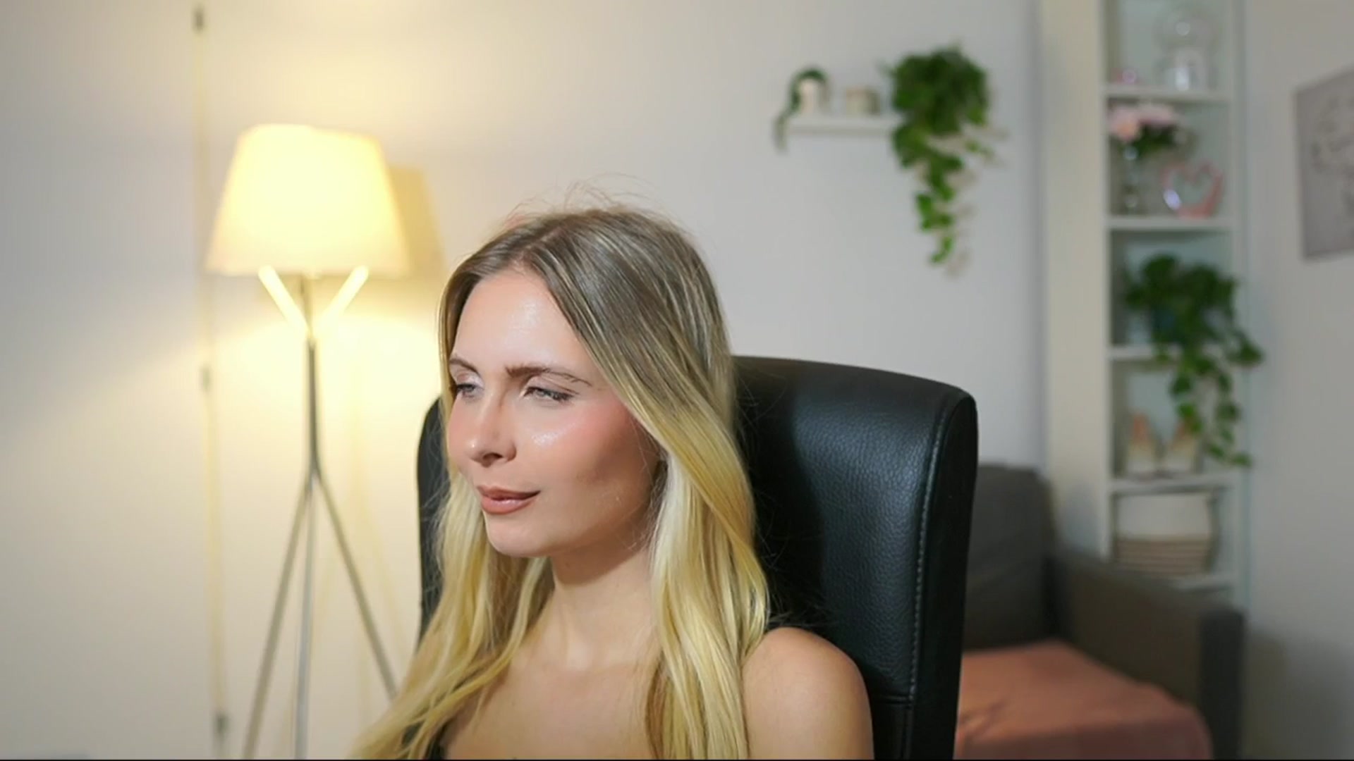 Gallery image thumbnail from Catecrago_'s myfreecams stream on, 08/28/2025, 10:50 image 3 of 20