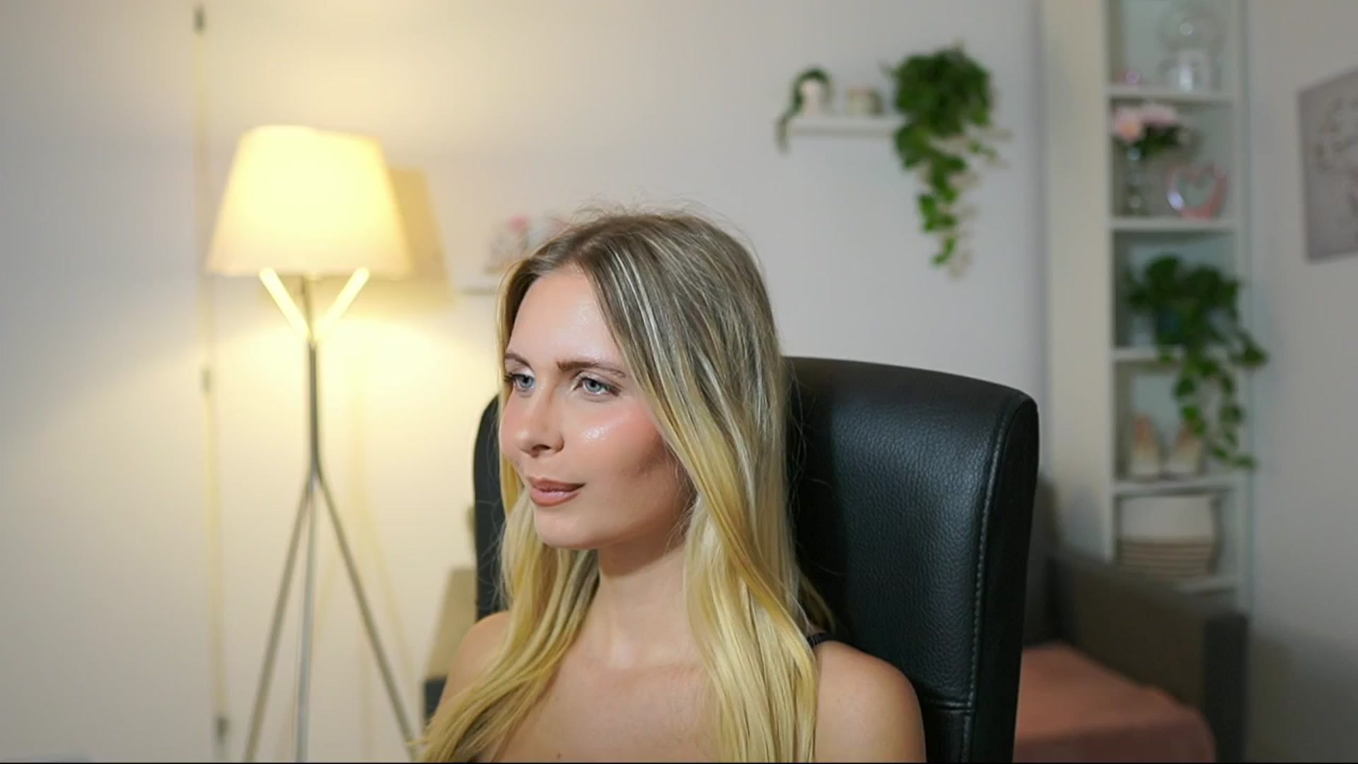 Gallery image thumbnail from Catecrago_'s myfreecams stream on, 08/28/2025, 11:44 image 4 of 20