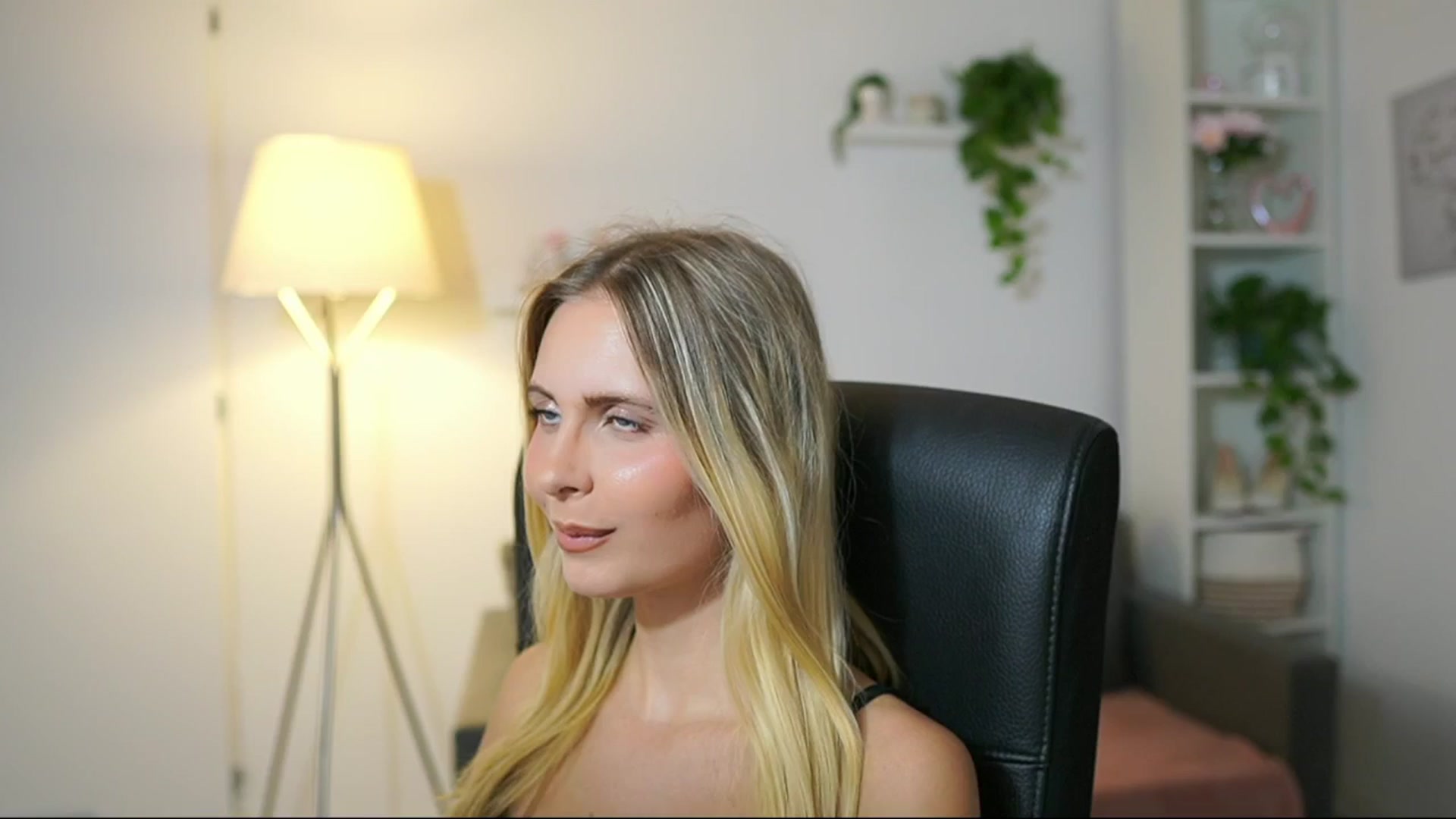 Gallery image thumbnail from Catecrago_'s myfreecams stream on, 08/28/2025, 11:44 image 5 of 20
