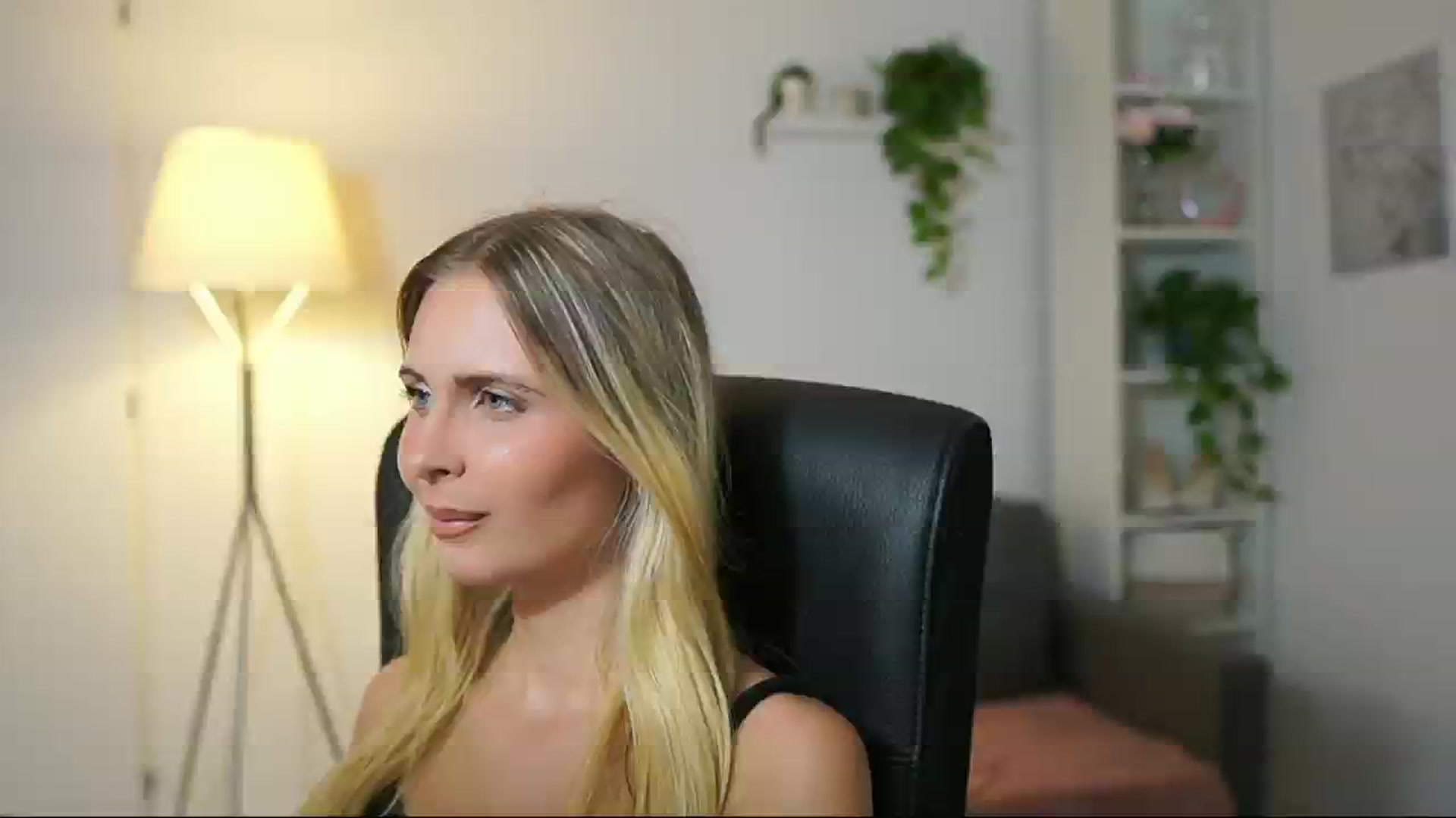 Gallery image thumbnail from Catecrago_'s myfreecams stream on, 08/28/2025, 14:16 image 2 of 20