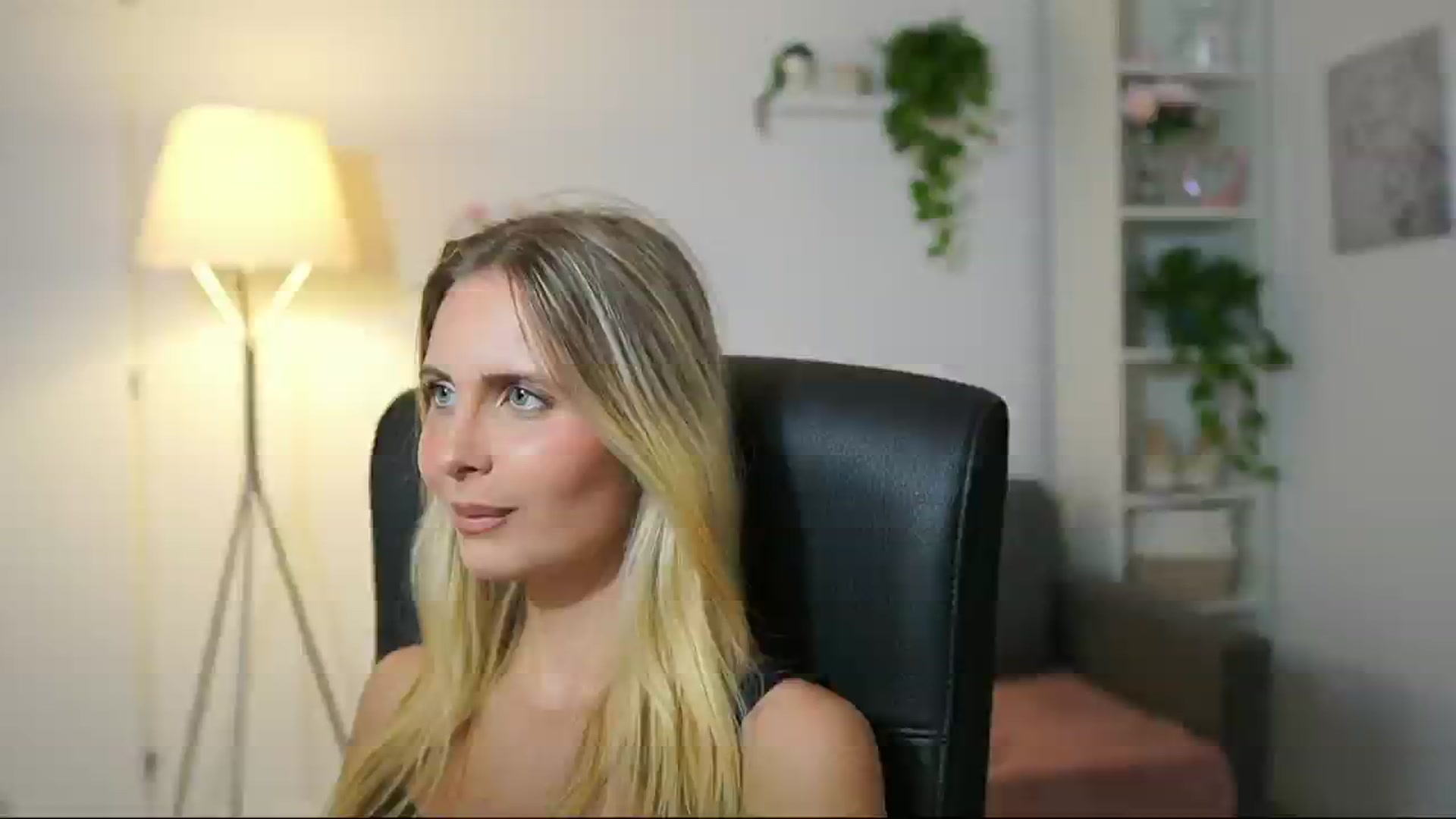 Gallery image thumbnail from Catecrago_'s myfreecams stream on, 08/28/2025, 15:35 image 1 of 20